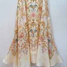 🆕ZIMMERM*A*N*N 新品上新啦🆕❤️…… 选用丝麻混纺面料制成,采用固定式高腰设计和长裙剪裁,后中隐形拉链设计 🆕ZIMMERM*A*N*N 新品上新啦🆕❤️…… 选用丝麻混纺面料制成,采用固定式高腰设计和长裙剪裁,后中隐形拉链设计