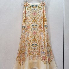 🆕ZIMMERM*A*N*N 新品上新啦🆕❤️…… 选用丝麻混纺面料制成,采用固定式高腰设计和长裙剪裁,后中隐形拉链设计 🆕ZIMMERM*A*N*N 新品上新啦🆕❤️…… 选用丝麻混纺面料制成,采用固定式高腰设计和长裙剪裁,后中隐形拉链设计