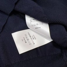 🌸D家秋季系列的长袖新款针织衫🆕…… 采用细腻针织面料,触感柔软透气,圆领长袖,左胸有同色系蝴蝶结徽章刺绣,整体版型偏宽 🌸D家秋季系列的长袖新款针织衫🆕…… 采用细腻针织面料,触感柔软透气,圆领长袖,左胸有同色系蝴蝶结徽章刺绣,整体版型偏宽