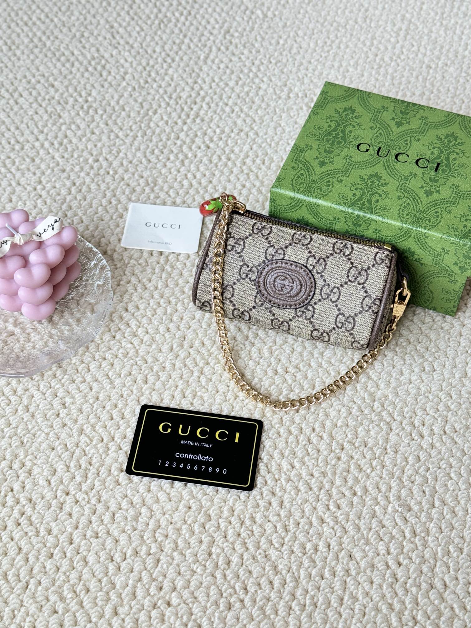 GUCCI/古驰 新款 女士米色/乌木色帆布草莓拉链零钱包