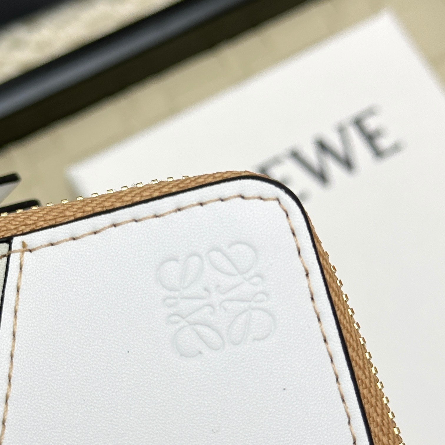 Loewe Card Holder - Comprehensive 3