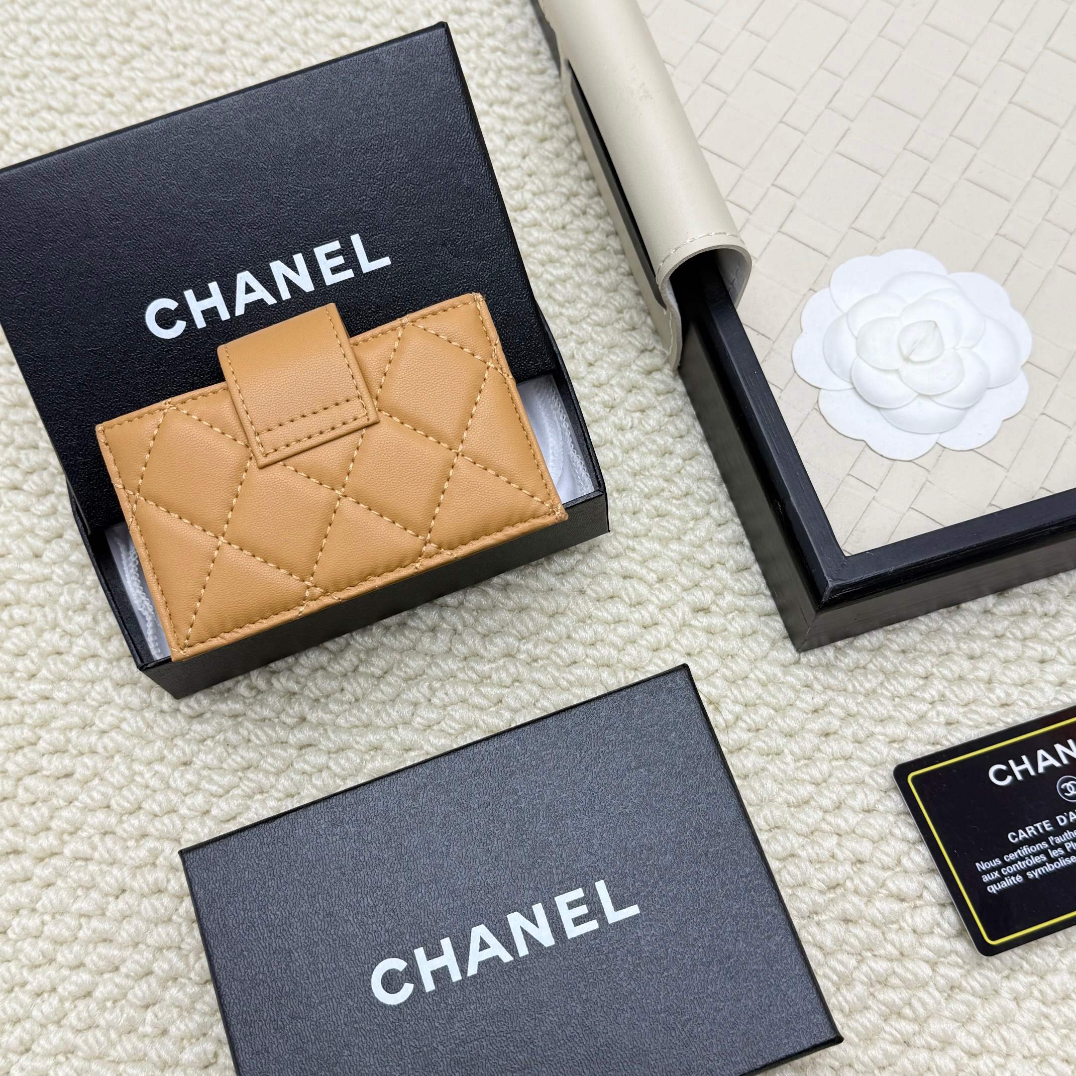 Elegant Chanel Lambskin Leather Card Holder with Accordion Design 4 a1750826474853 3047