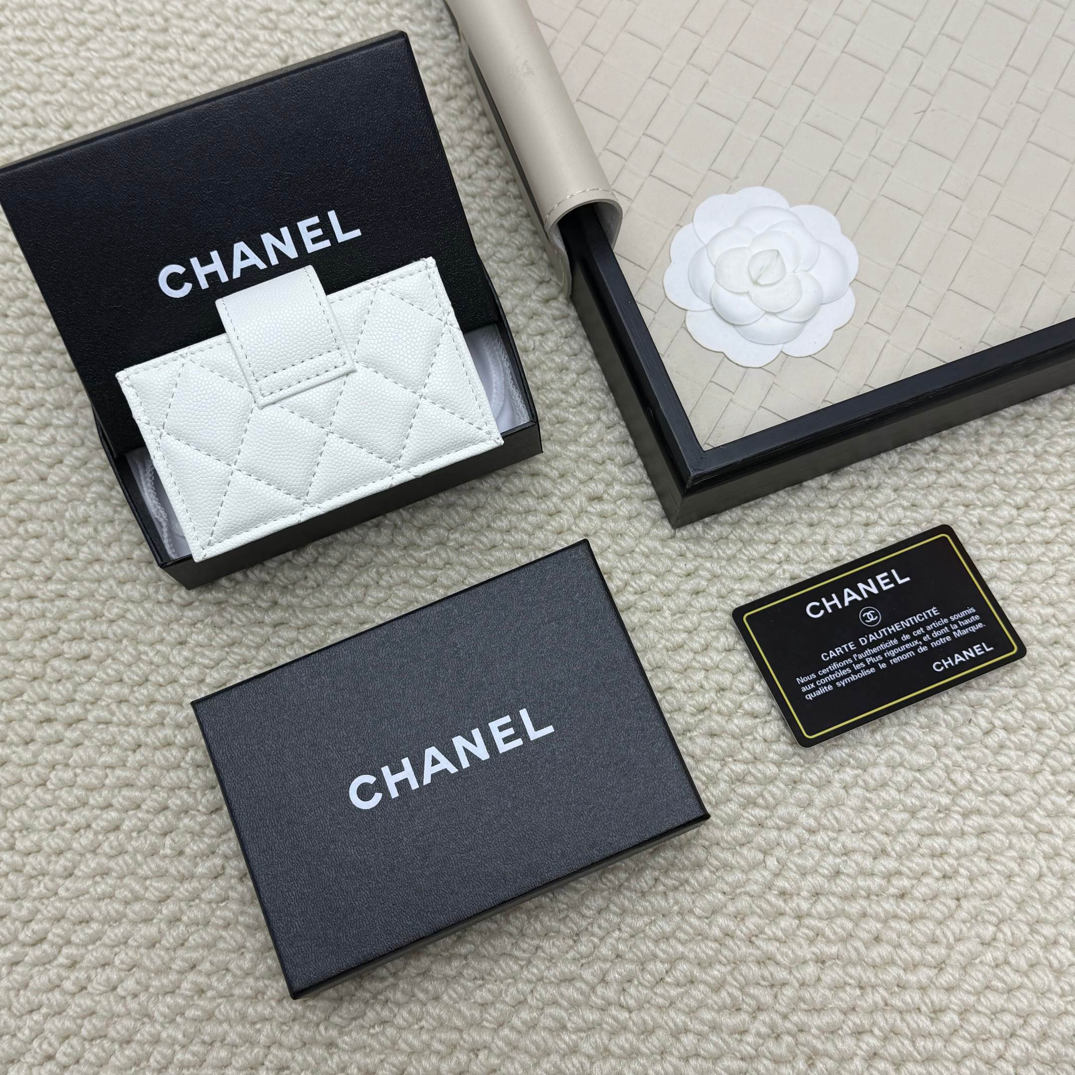 Chanel Caviar Lambskin Accordion Card Holder - White, 10 x 6 x 2 cm 4 a1750827119696 7476