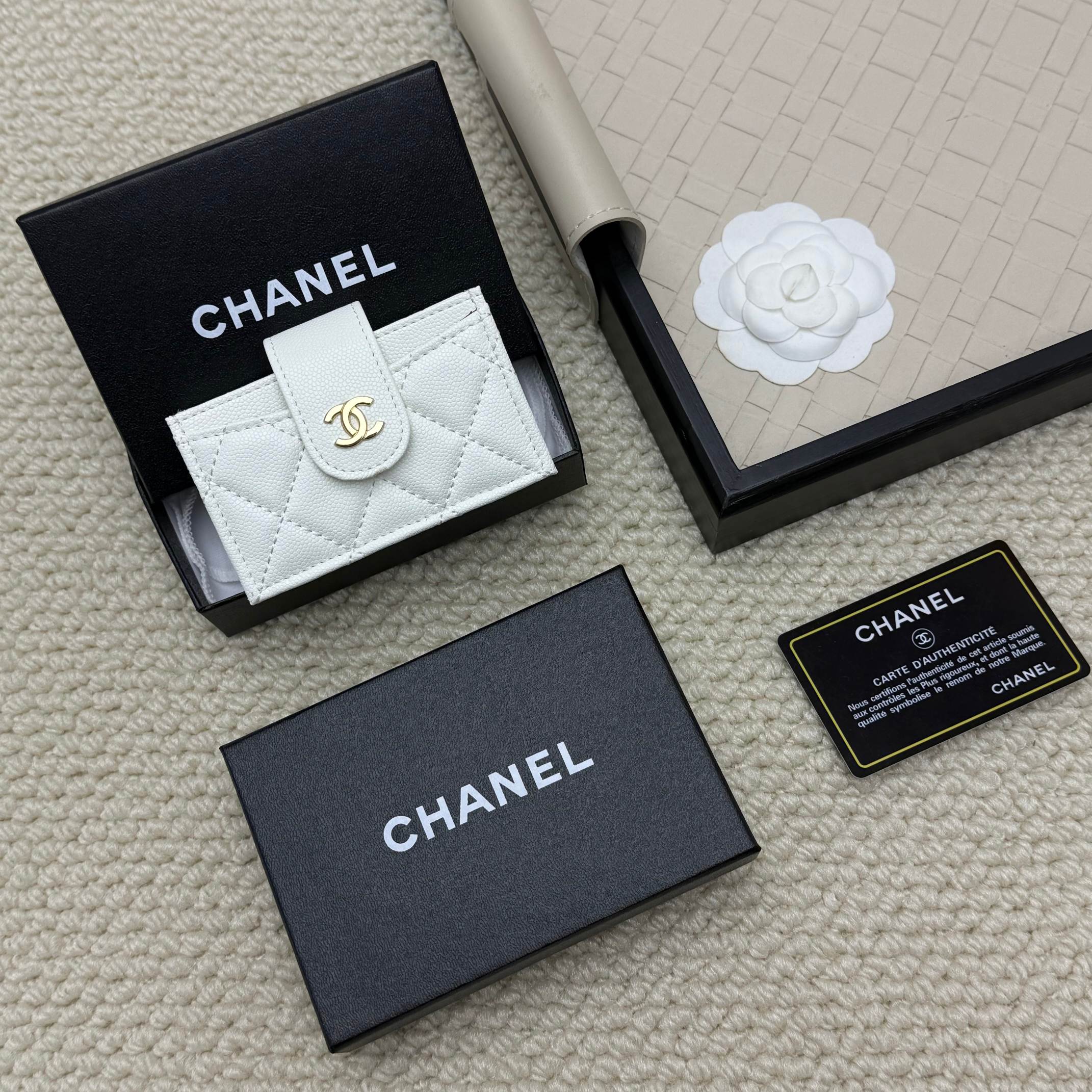 Chanel Caviar Lambskin Accordion Card Holder - White, 10 x 6 x 2 cm 3 a1750827119887 6078