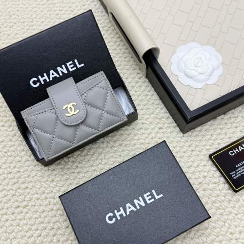 Chanel Caviar Lambskin Accordion Card Holder - Stylish & Functional 1 Chanel Caviar Lambskin Accordion Card Holder - Stylish & Functional