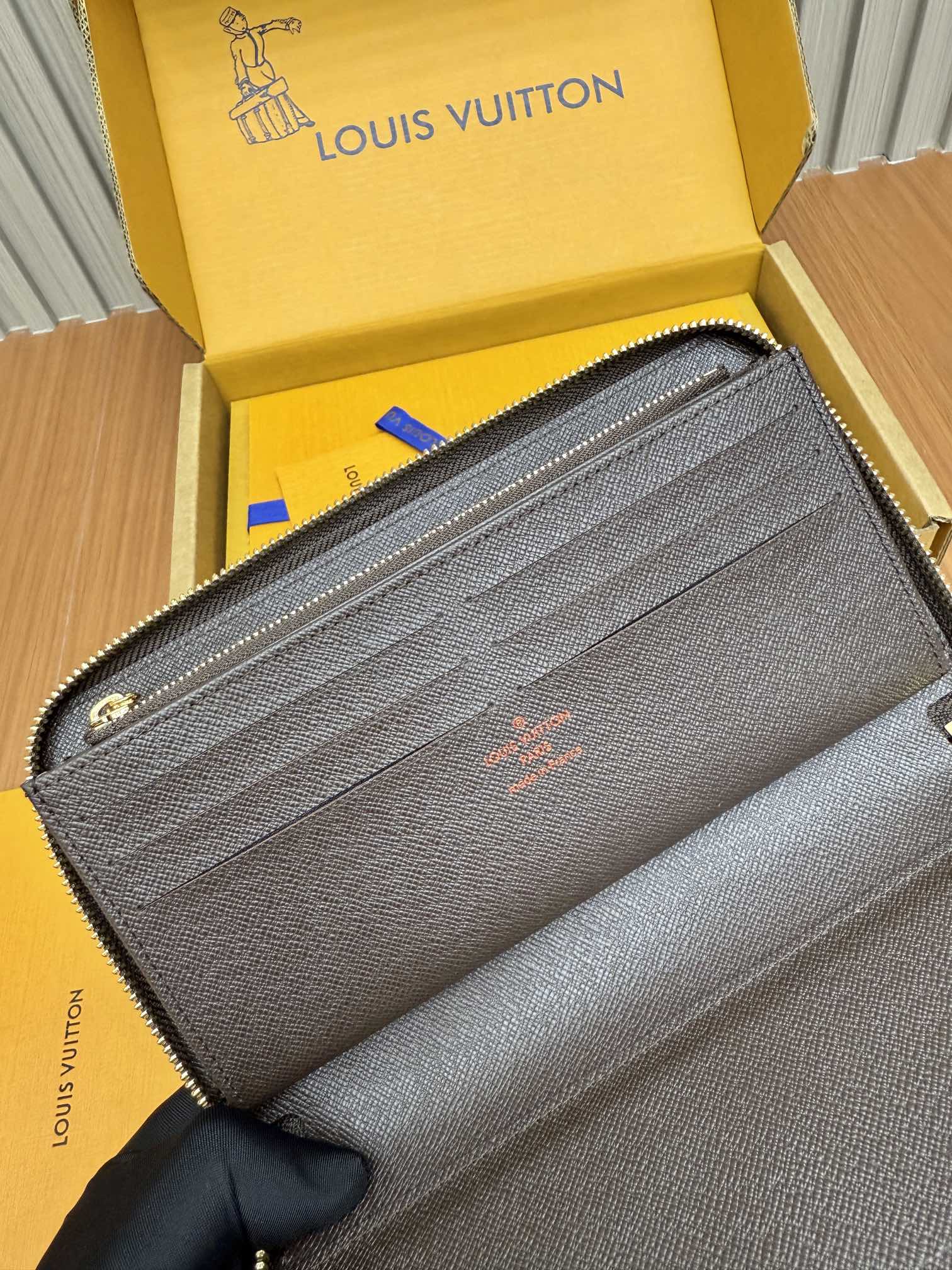Louis Vuitton Haute Couture Classic Luxury Handbag Shoulder Crossbody 6