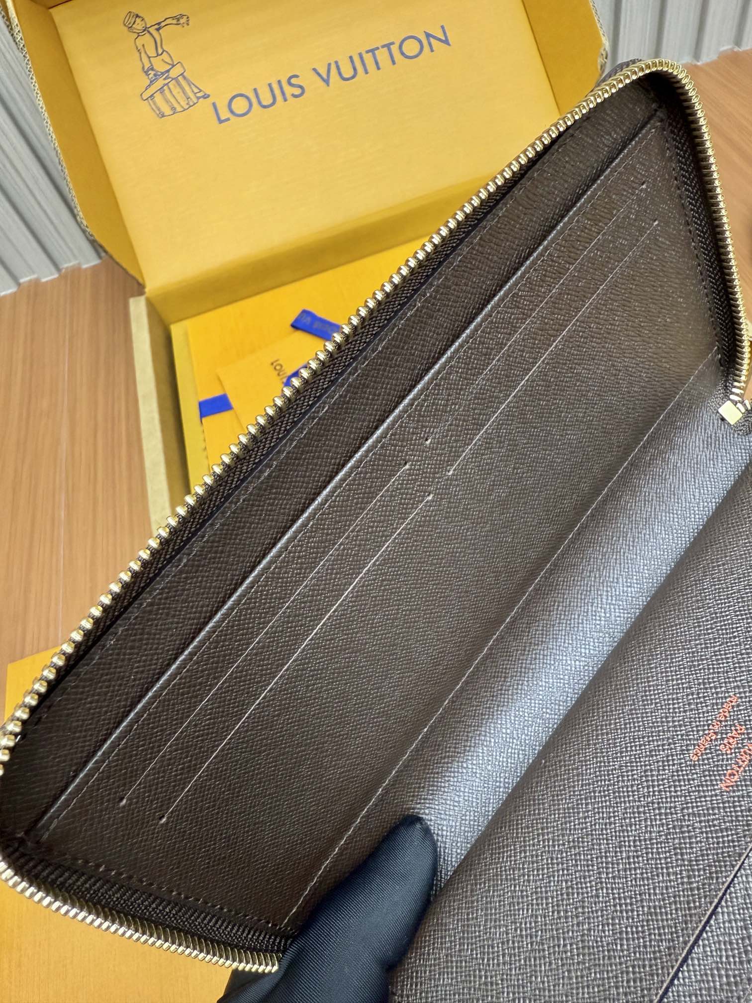 Louis Vuitton Haute Couture Classic Luxury Handbag Shoulder Crossbody 4