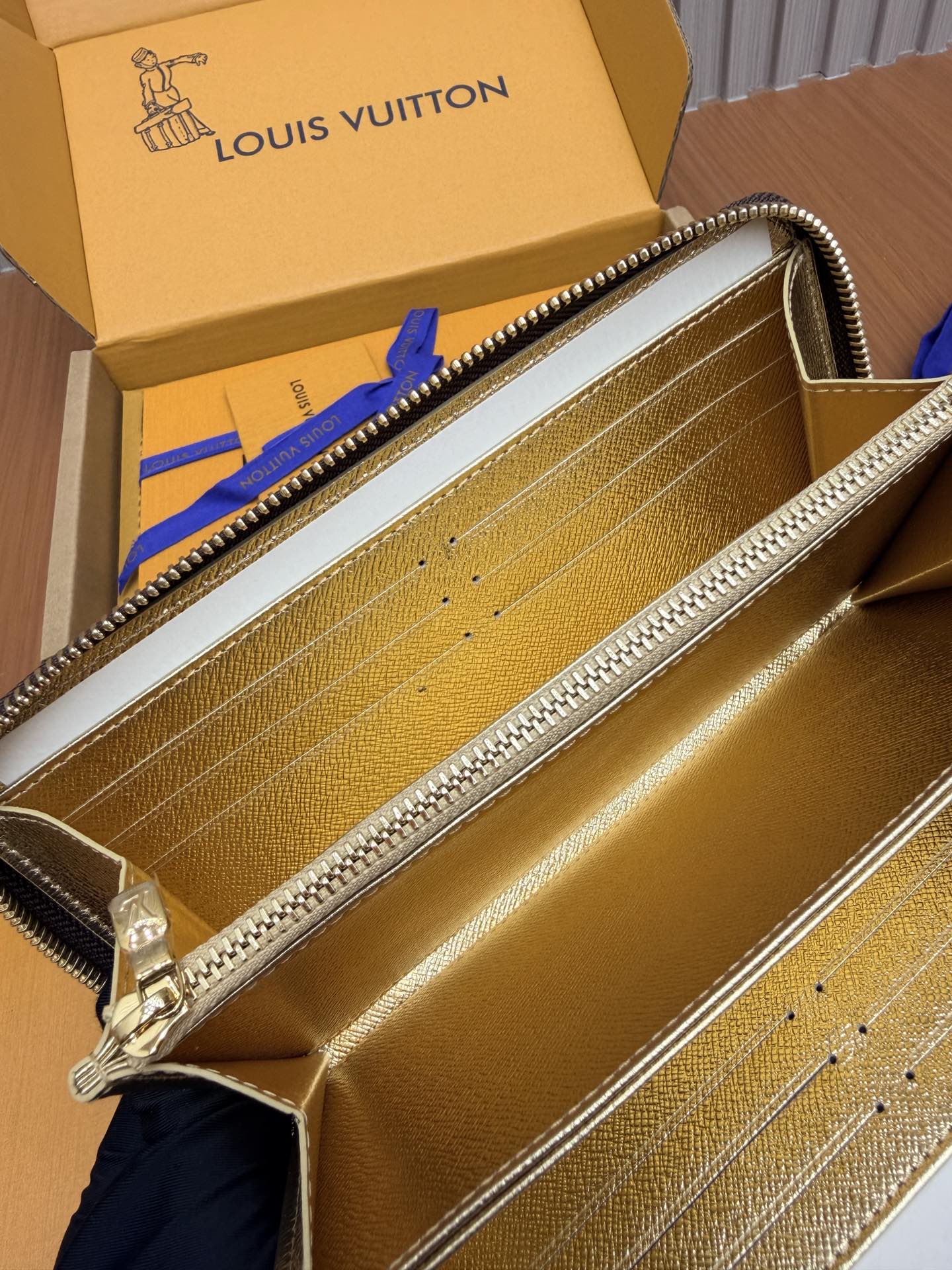 Louis Vuitton Haute Couture Classic Luxury Handbag Shoulder Crossbody 3