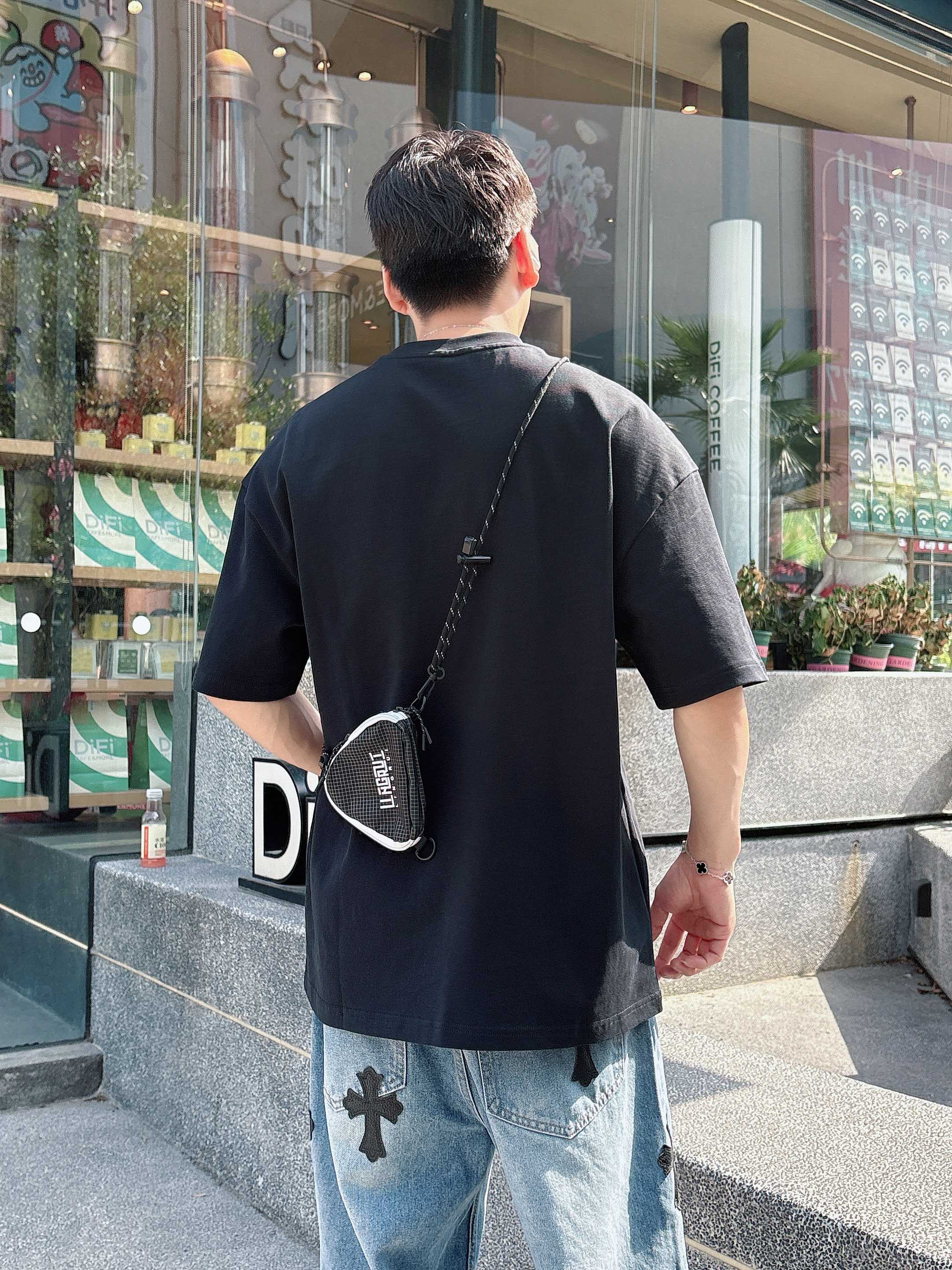 J.W.ANDERSON  T恤服装,男,女 5