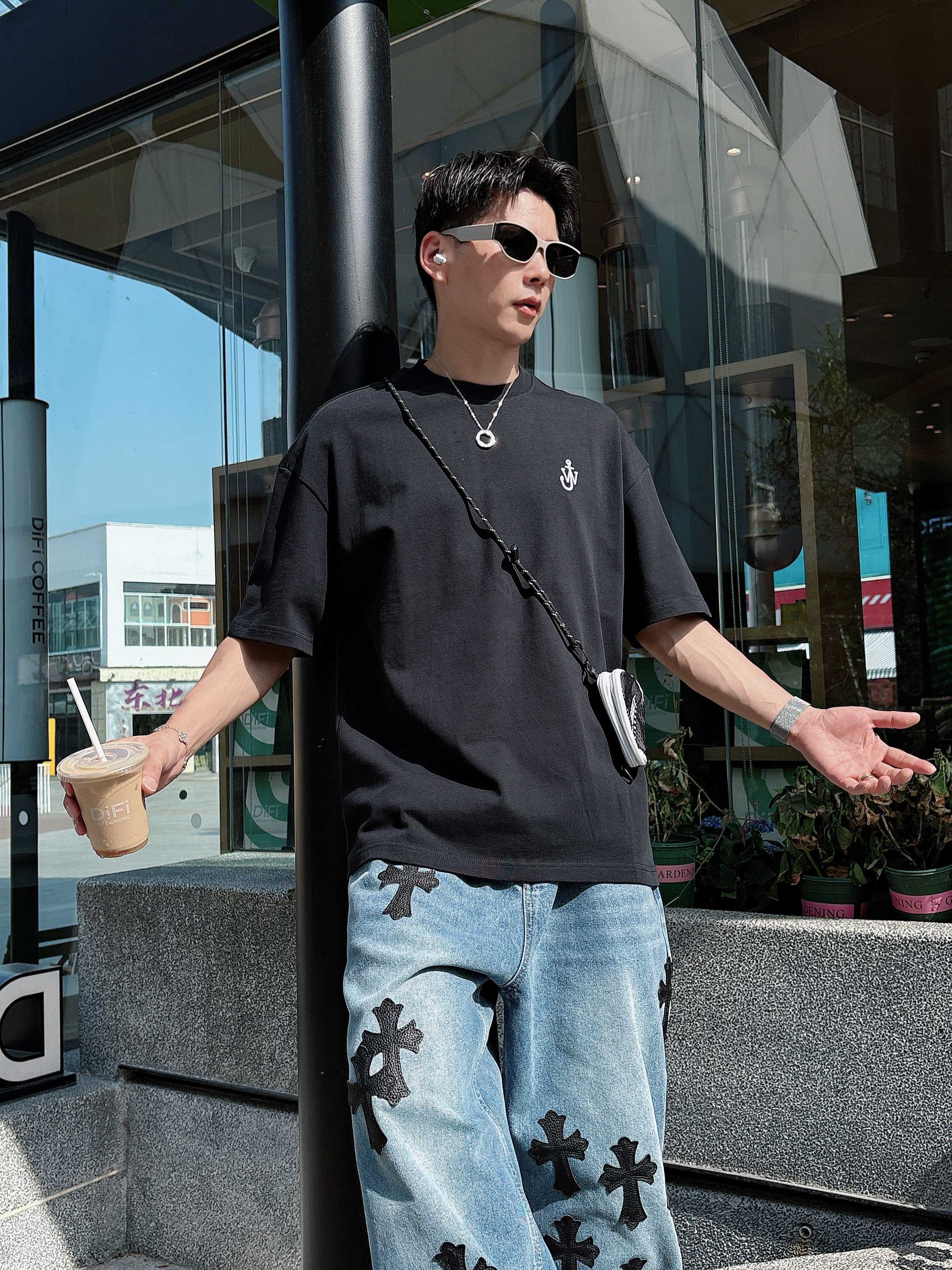 J.W.ANDERSON  T恤服装,男,女 6