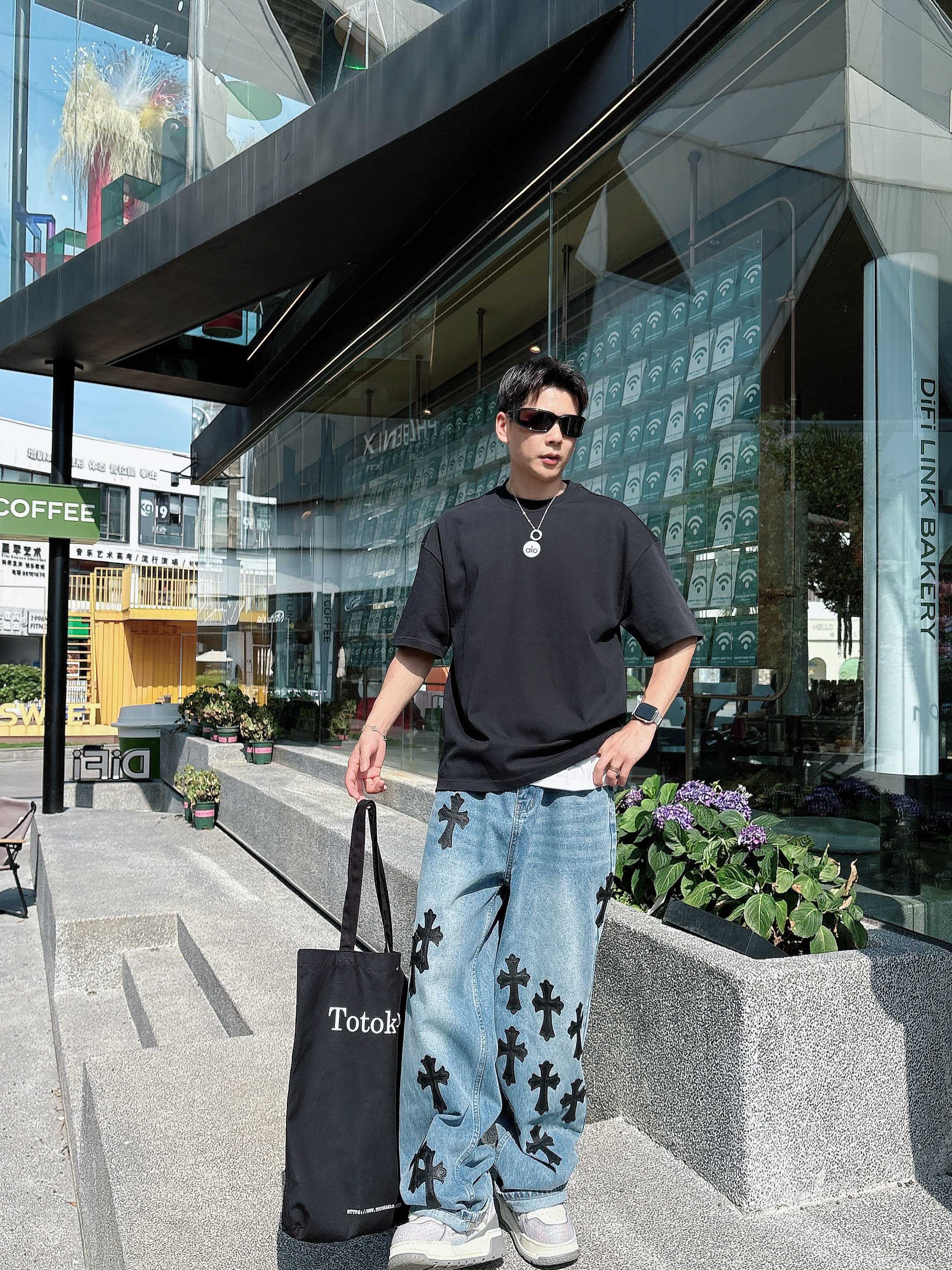 25SS alo新款圆领短袖T恤，选用330克双纱平织棉面料打造，...