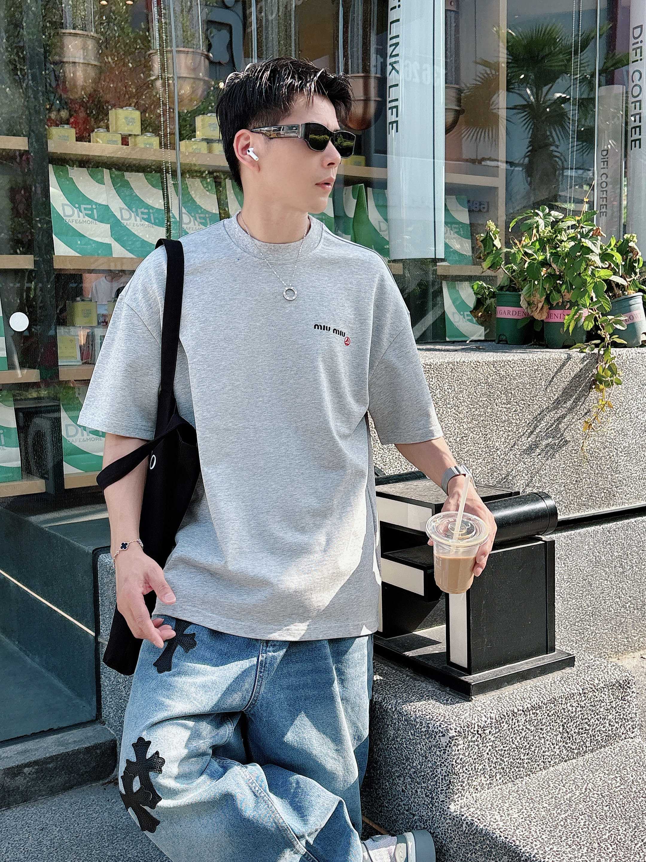 Petit Bateau x Miu Miu 联名 圆领短袖T恤服装,miumiu,男,女 7