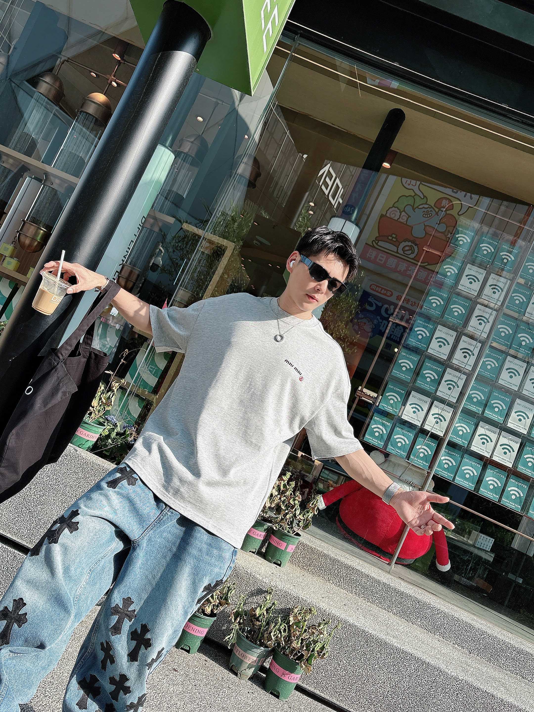 Petit Bateau x Miu Miu 联名 圆领短袖T恤服装,miumiu,男,女 9