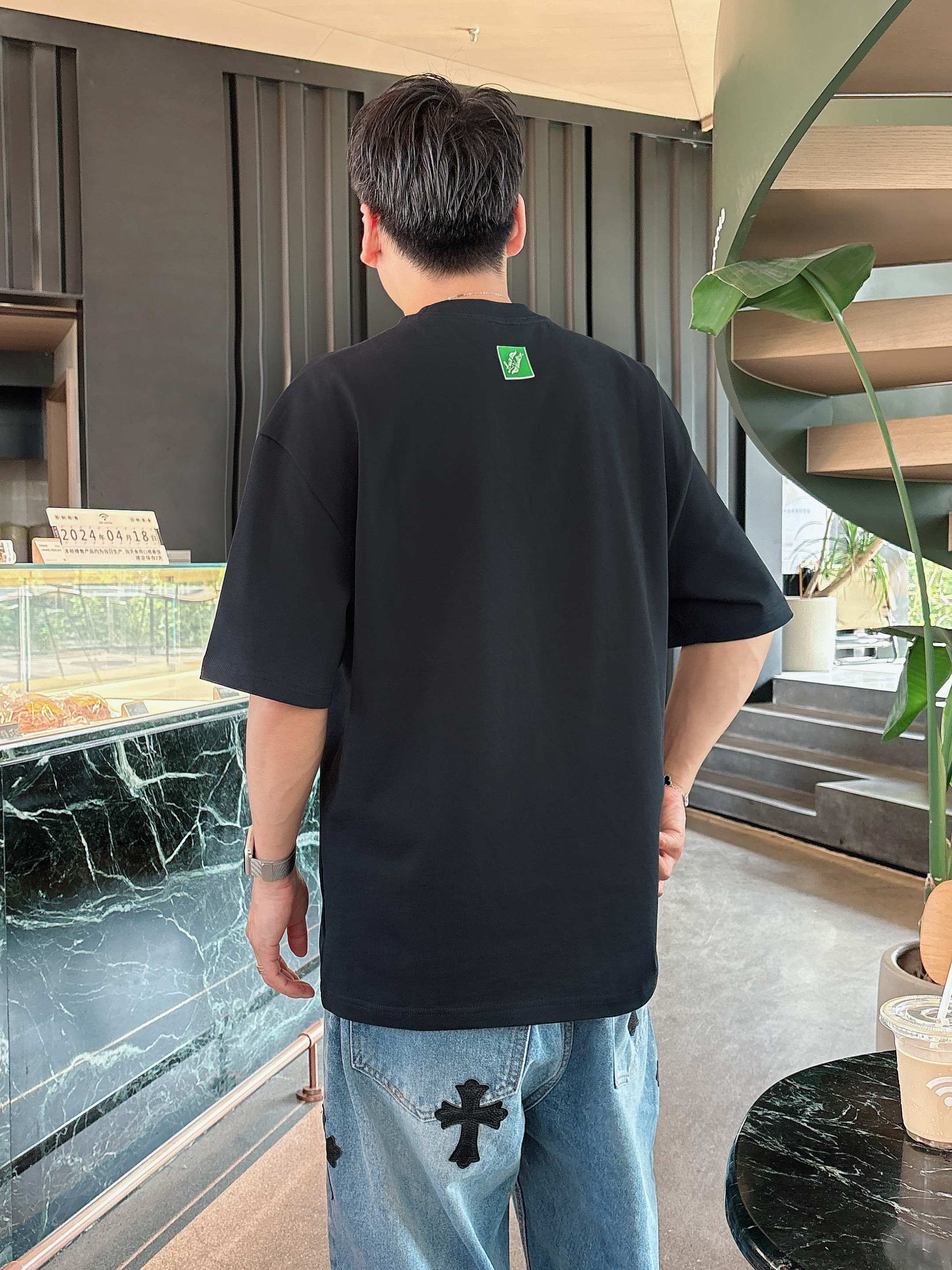 Louis Vuitton 高尔夫系列 圆领短袖T恤服装,lv,男,女 2