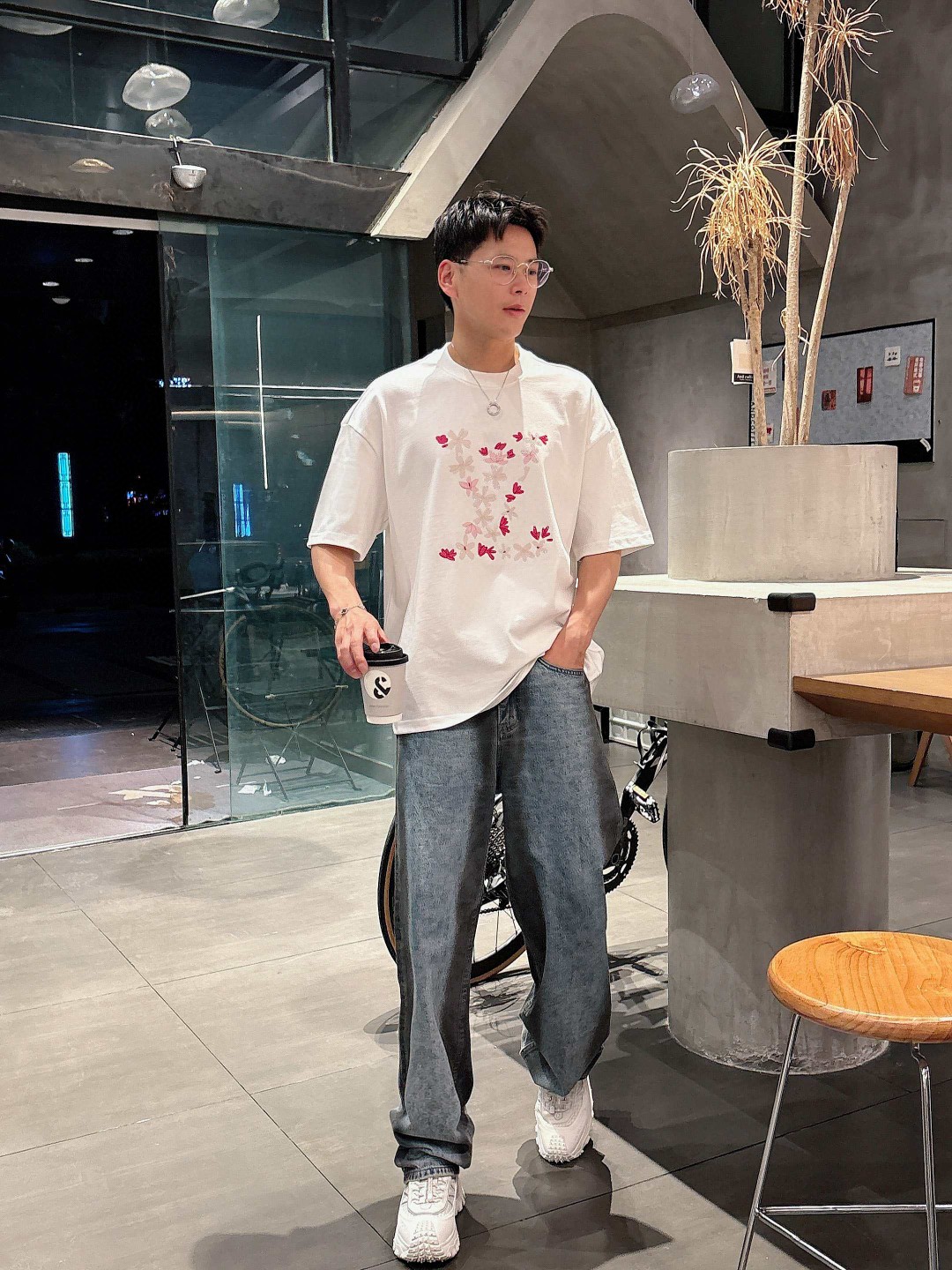 25SS LV秀场联名限定新款圆领短袖T恤，选用330克双纱平织棉...