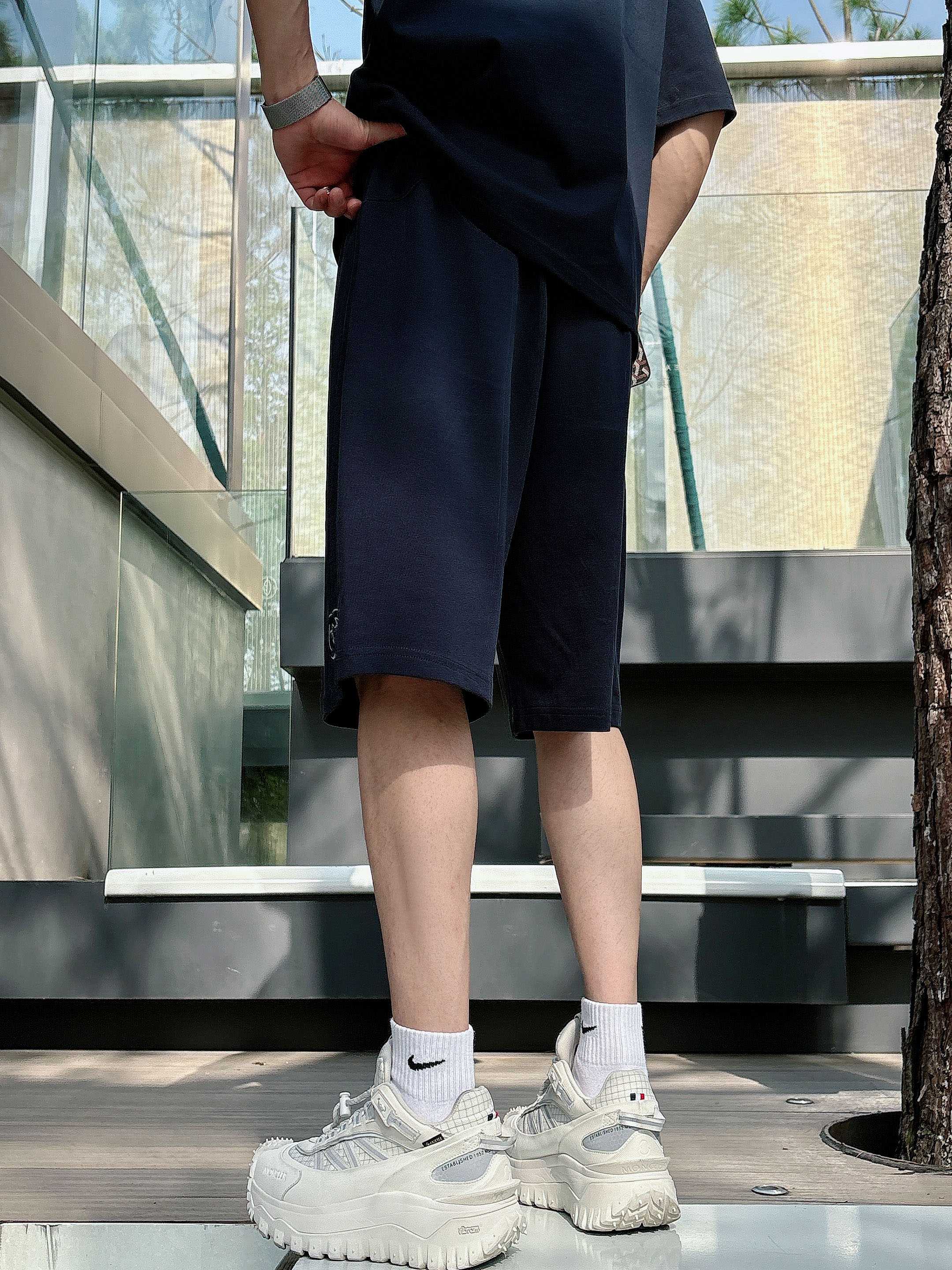 Gucci Heavy Cotton Jersey T-Shirt & Shorts Set - Embroidered Logo 8 a1746886609461 4383