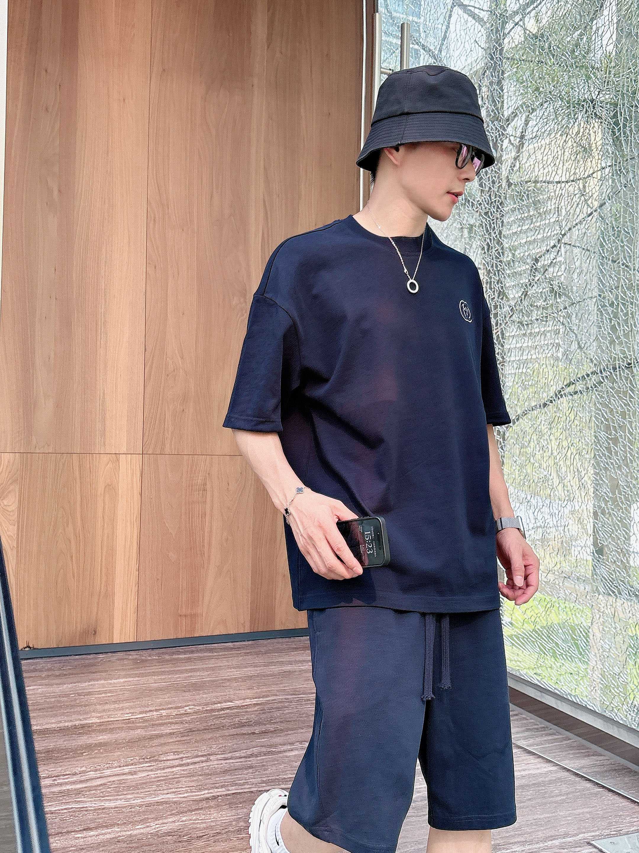 Gucci Heavy Cotton Short Sleeve T-Shirt & Shorts Set - Unisex Style 6 a1746886646607 4033