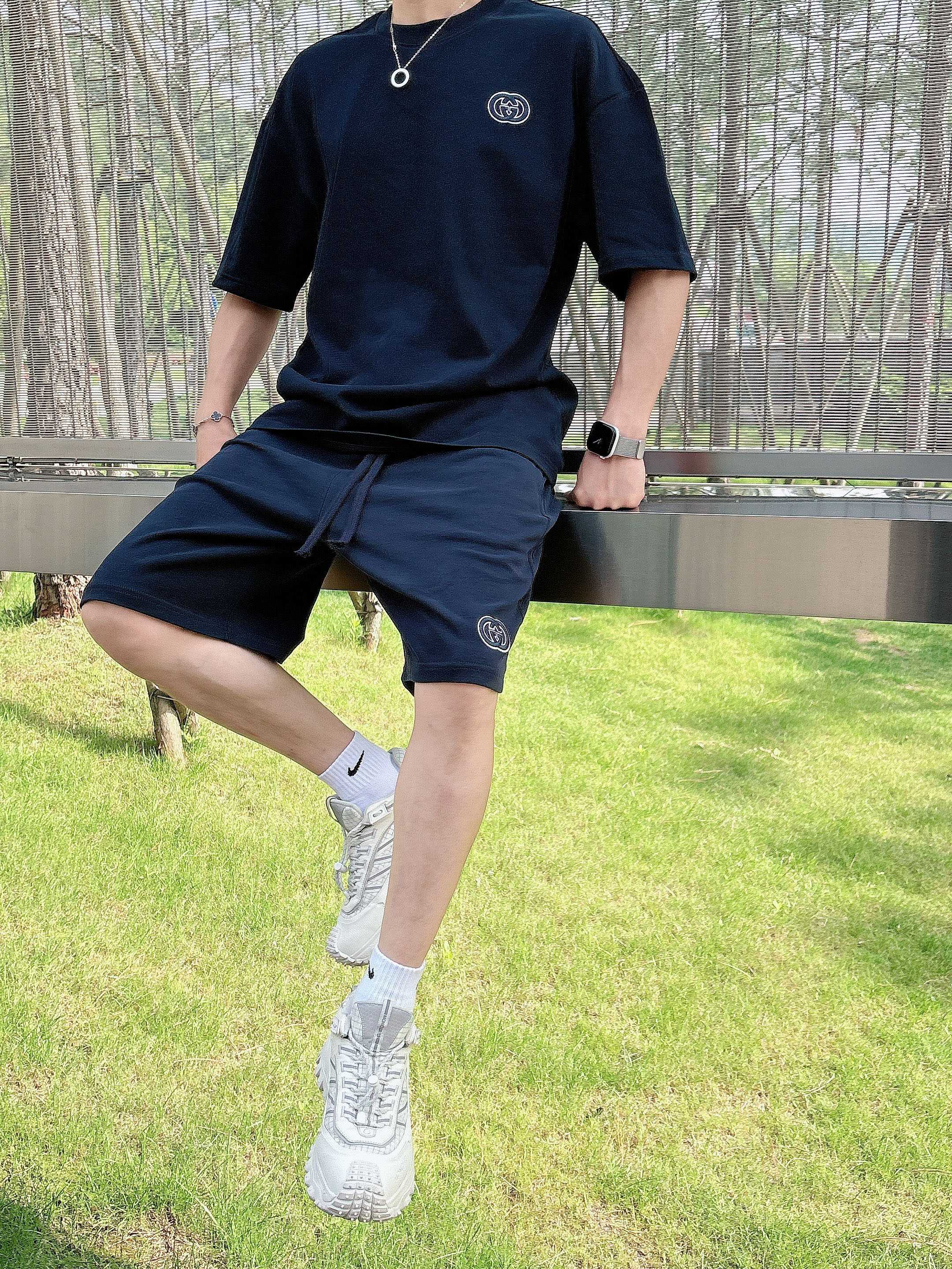 Gucci Heavy Cotton Short Sleeve T-Shirt & Shorts Set - Unisex Style 10 a1746886646786 7281