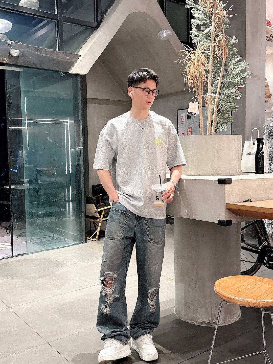 25SS kenzo新款圆领短袖T恤，选用330克双纱平织棉面料打造，...