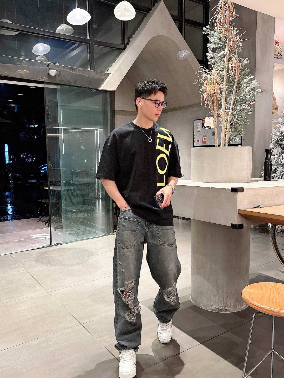 25SS loewe新款圆领短袖T恤，选用330克双纱平织棉面料打造，...