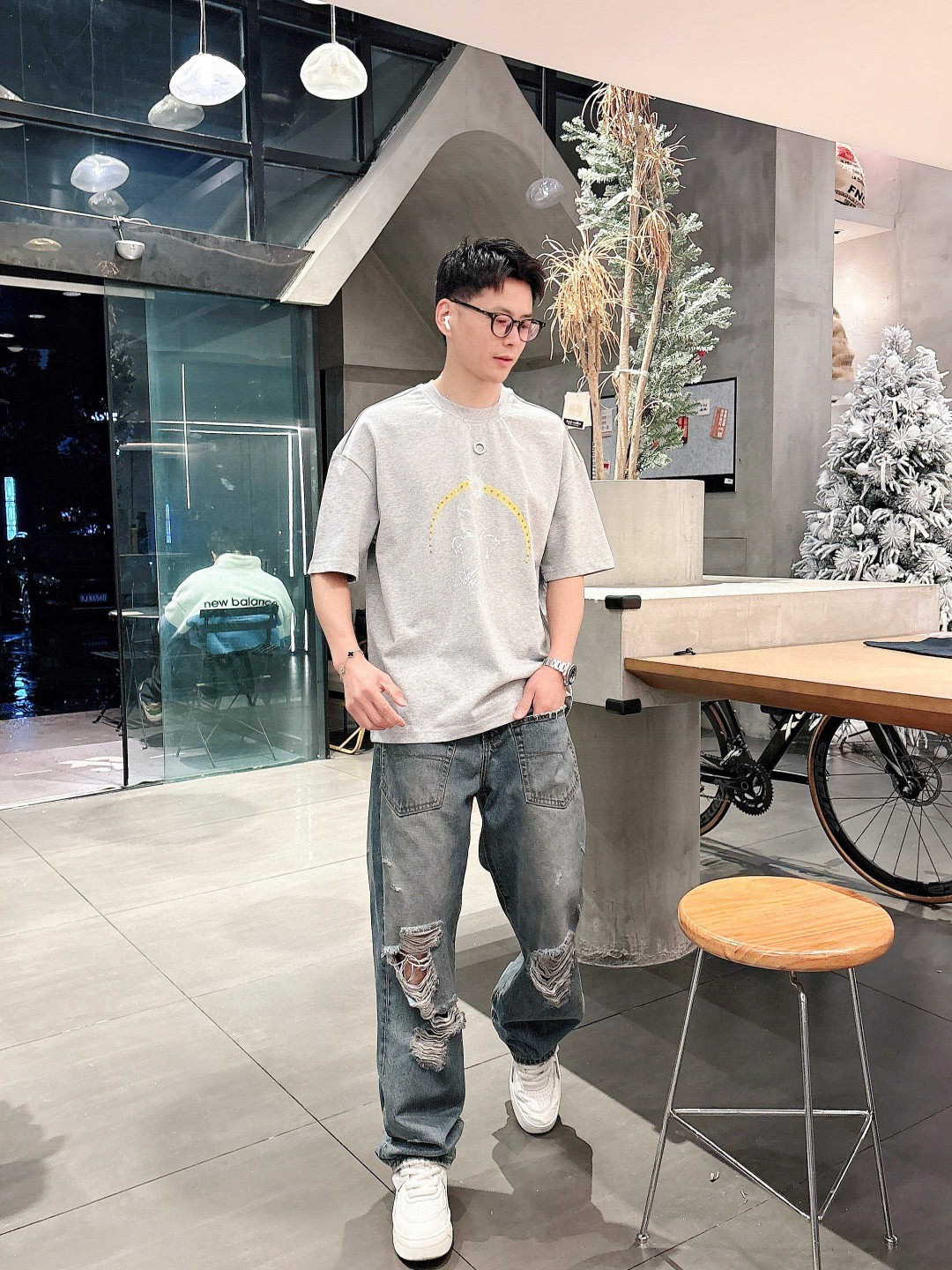 25SS Amiri新款圆领短袖T恤，选用330克双纱平织棉面料打造，...