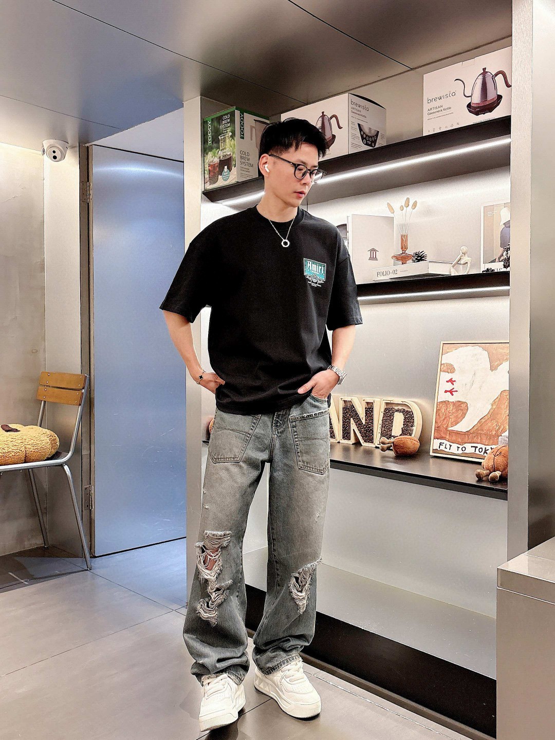 25SS Amiri新款圆领短袖T恤，选用330克双纱平织棉面料打造，...