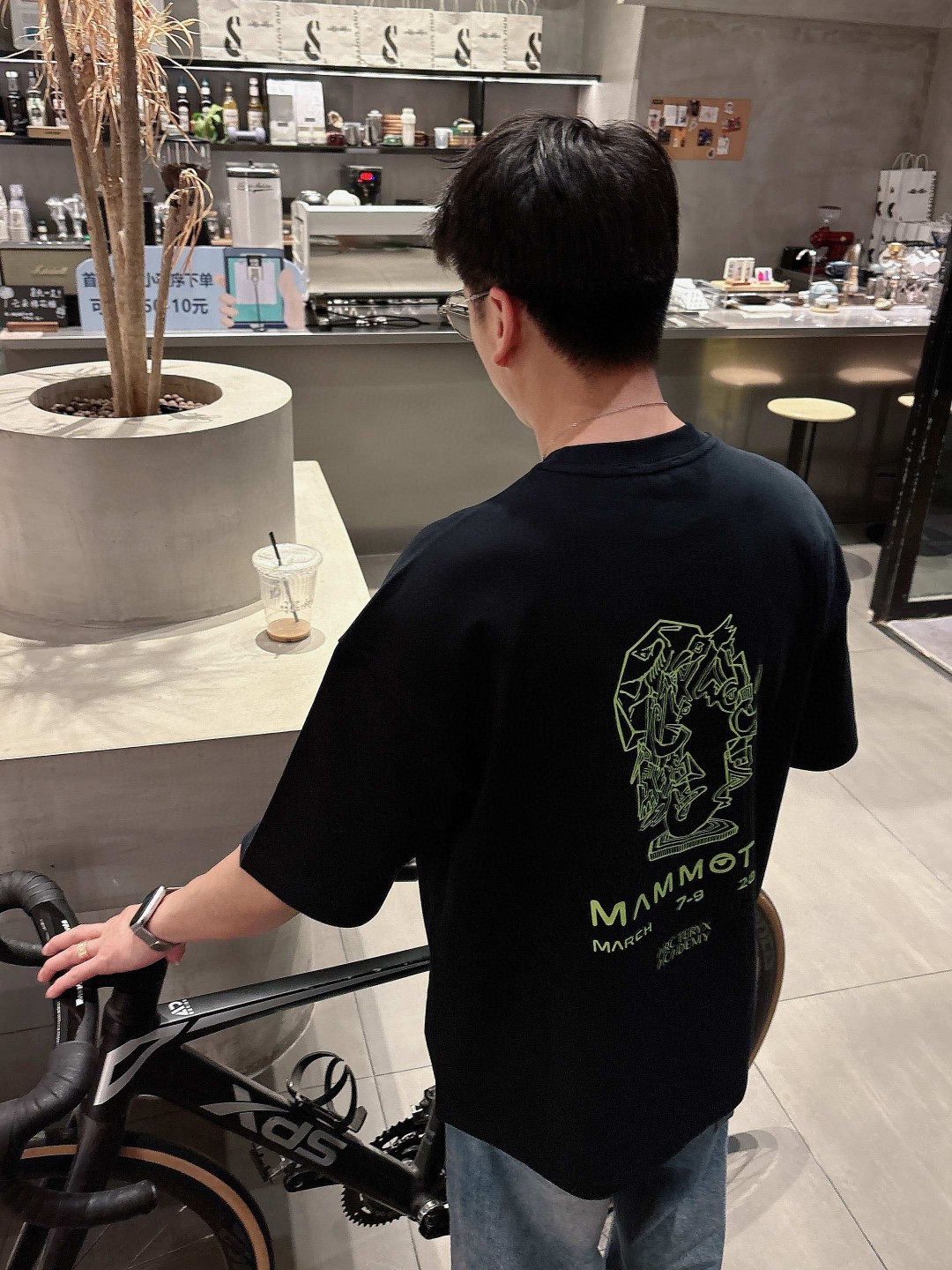 ARC TERYX MAMMOTH 圆领短袖T恤服装,男,女 9