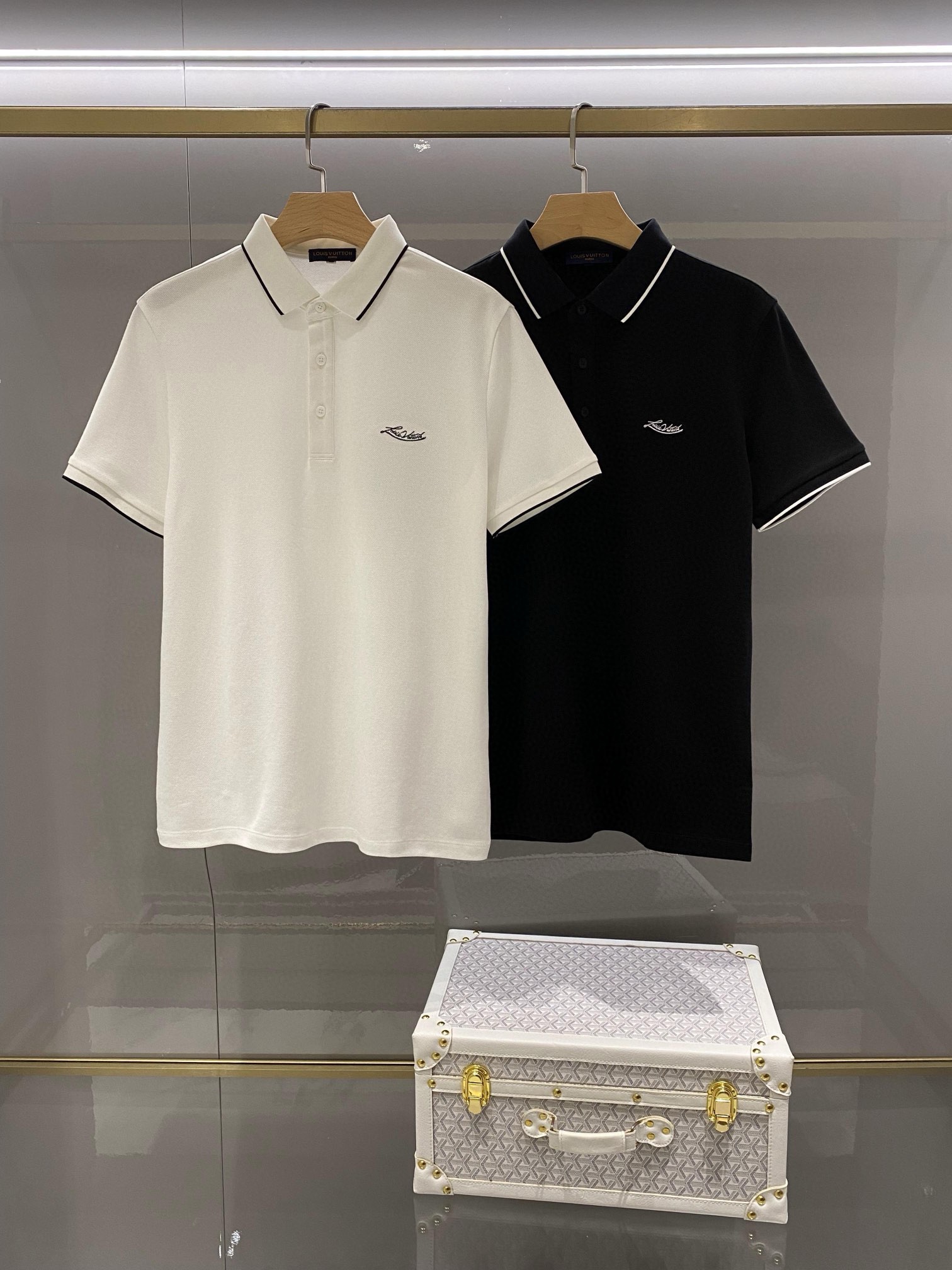 Louis Vuitton Vêtements T-Shirt Noir Blanc Broderie de fleurs Hommes Coton Tricot Série d’été Fashion Manches courtes