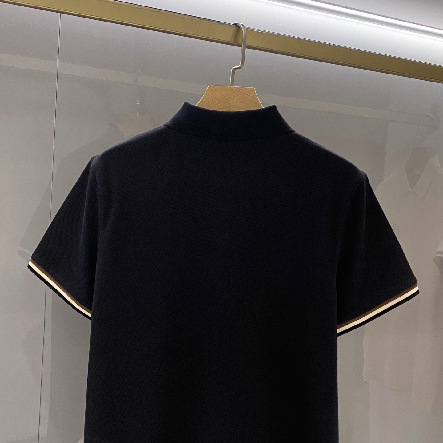   黑色高端品质轻商务休闲翻领T恤   细节图