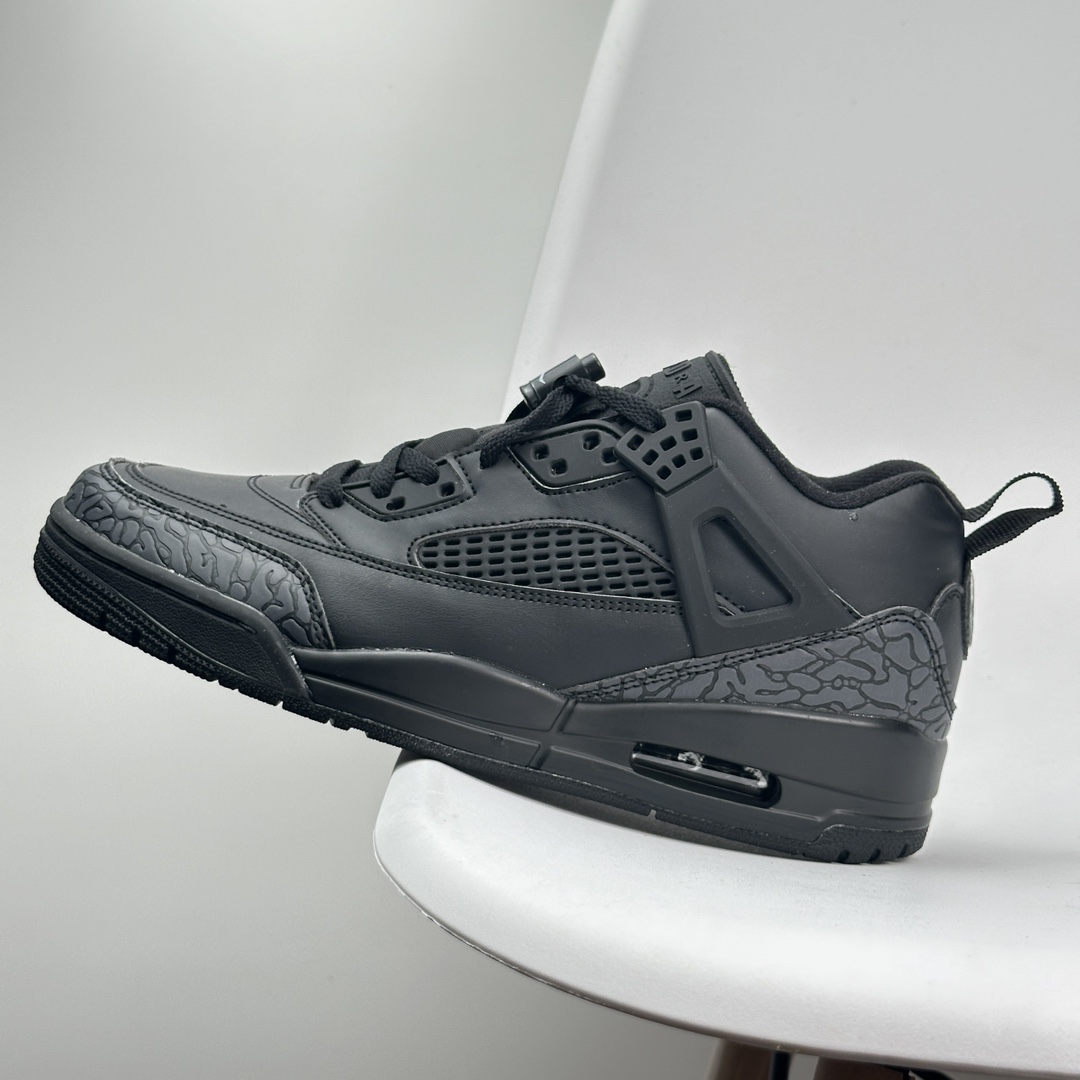 💰120 Jordan Air Jordan 4 "Pine Green" 绿松石联名款 AJ4 乔丹4代 aj4 乔4 绿白联名 乔丹篮球鞋系列 本次联名鞋款维持AirJordan4经典轮廓，鞋身以白色为主，细节部分选用绿色点缀，鞋头部分还带有灰色麂皮覆盖，鞋底部分采用复古感十足的牛筋底，成功营造清爽氛围，并于鞋舌背面、Flight 字样、鞋带扣、中底区域、鞋后跟、拉环注入主题色「Pine Green」，其余细节则能留意经典红色Jumpman Logo，灰色绒面革覆盖层与生胶大底。当然最大亮点便是后跟的Nike SB Logo及为双方打造的特殊鞋盒，极具纪念意义 36-45半 522JHD