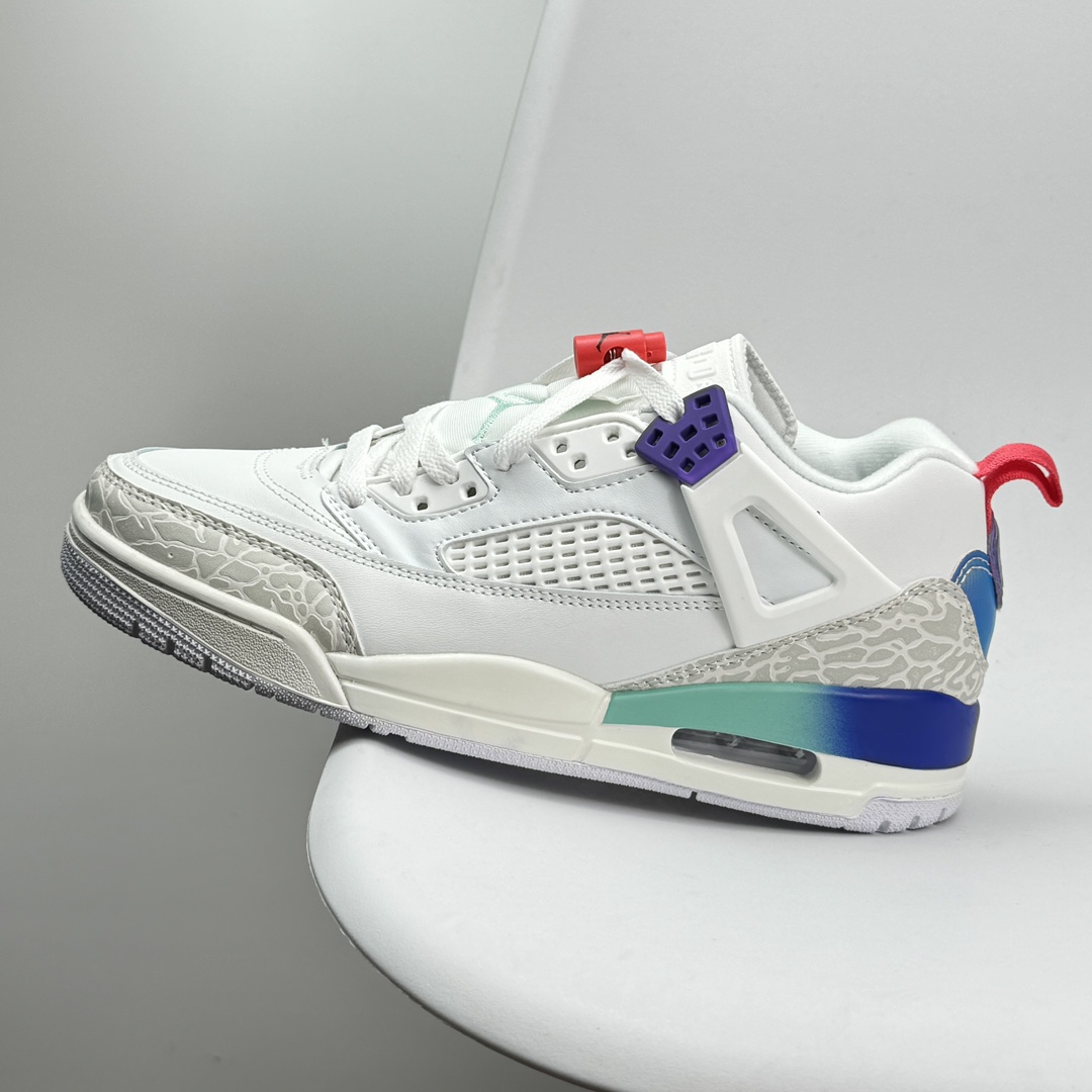 💰120 Jordan Air Jordan 4 "Pine Green" 绿松石联名款 AJ4 乔丹4代 aj4 乔4 绿白联名 乔丹篮球鞋系列 本次联名鞋款维持AirJordan4经典轮廓，鞋身以白色为主，细节部分选用绿色点缀，鞋头部分还带有灰色麂皮覆盖，鞋底部分采用复古感十足的牛筋底，成功营造清爽氛围，并于鞋舌背面、Flight 字样、鞋带扣、中底区域、鞋后跟、拉环注入主题色「Pine Green」，其余细节则能留意经典红色Jumpman Logo，灰色绒面革覆盖层与生胶大底。当然最大亮点便是后跟的Nike SB Logo及为双方打造的特殊鞋盒，极具纪念意义 36-45半 522JHD