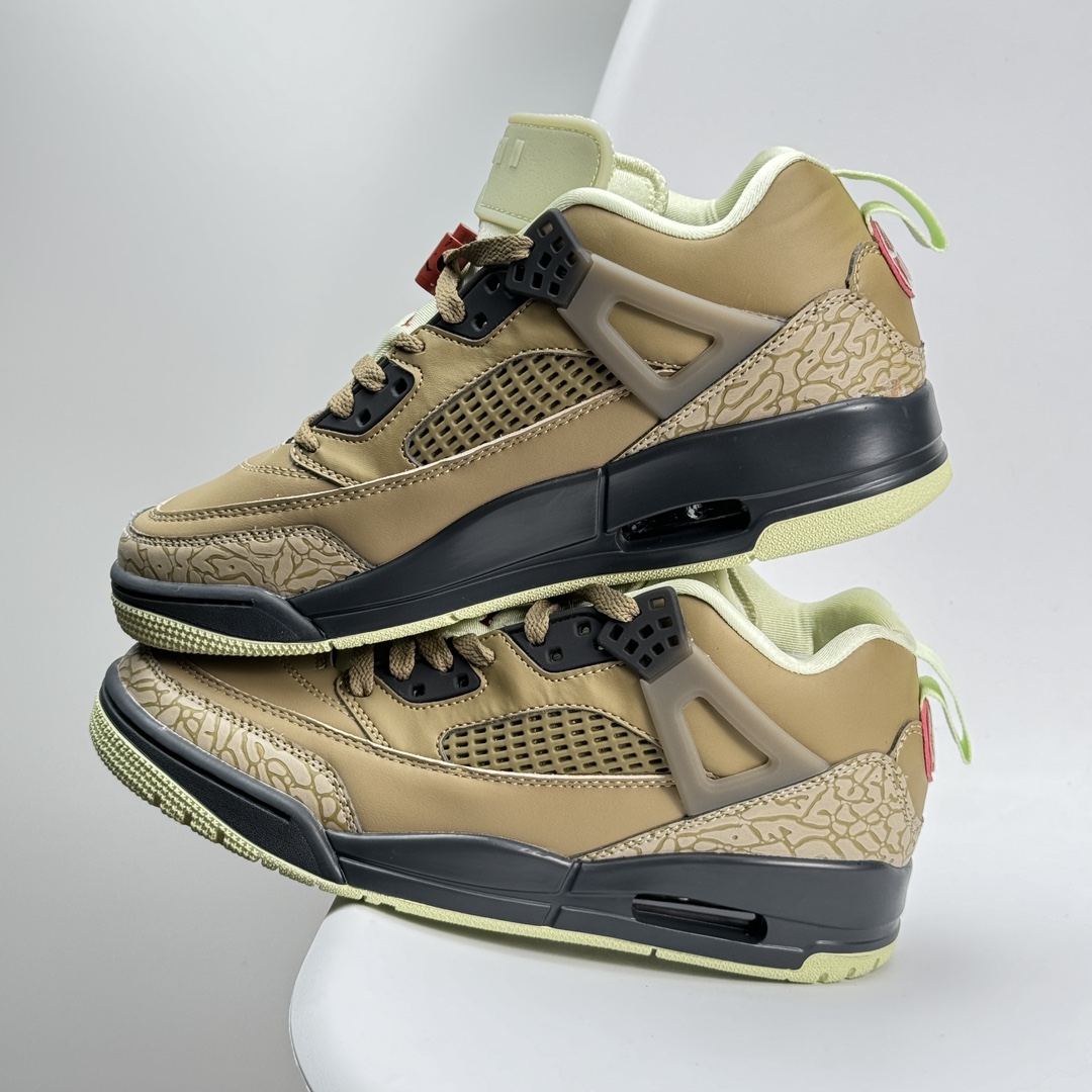 💰120 Jordan Air Jordan 4 "Pine Green" 绿松石联名款 AJ4 乔丹4代 aj4 乔4 绿白联名 乔丹篮球鞋系列 本次联名鞋款维持AirJordan4经典轮廓，鞋身以白色为主，细节部分选用绿色点缀，鞋头部分还带有灰色麂皮覆盖，鞋底部分采用复古感十足的牛筋底，成功营造清爽氛围，并于鞋舌背面、Flight 字样、鞋带扣、中底区域、鞋后跟、拉环注入主题色「Pine Green」，其余细节则能留意经典红色Jumpman Logo，灰色绒面革覆盖层与生胶大底。当然最大亮点便是后跟的Nike SB Logo及为双方打造的特殊鞋盒，极具纪念意义 36-45半 522JHD