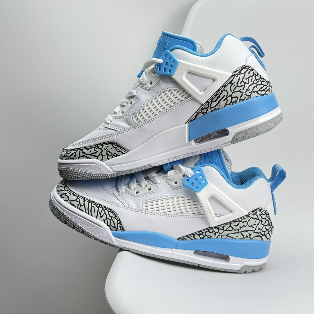 💰120 Jordan Air Jordan 4 "Pine Green" 绿松石联名款 AJ4 乔丹4代 aj4 乔4 绿白联名 乔丹篮球鞋系列 本次联名鞋款维持AirJordan4经典轮廓，鞋身以白色为主，细节部分选用绿色点缀，鞋头部分还带有灰色麂皮覆盖，鞋底部分采用复古感十足的牛筋底，成功营造清爽氛围，并于鞋舌背面、Flight 字样、鞋带扣、中底区域、鞋后跟、拉环注入主题色「Pine Green」，其余细节则能留意经典红色Jumpman Logo，灰色绒面革覆盖层与生胶大底。当然最大亮点便是后跟的Nike SB Logo及为双方打造的特殊鞋盒，极具纪念意义 36-45 522JHD