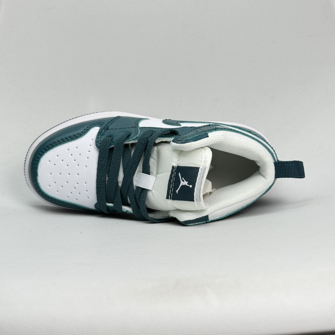 图片[6]-Jordan/乔丹 童鞋版本上线👣你家有个fashion宝贝👶🏻耐克Air Jordan Brand 1 Mid GS\”Hulk\”AJ1乔丹一代低帮经典复古文化休闲运动篮球鞋“乔1低邦童鞋系列” 类型：低邦童鞋 尺码：22 23 24 25 26 27 28 29 30 31 32 33 34 35 36 37 079DND-选品中心