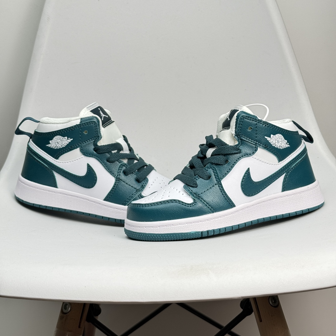 图片[5]-Jordan/乔丹 童鞋版本上线👣你家有个fashion宝贝👶🏻耐克Air Jordan Brand 1 Mid GS\”Hulk\”AJ1乔丹一代低帮经典复古文化休闲运动篮球鞋“乔1低邦童鞋系列” 类型：低邦童鞋 尺码：22 23 24 25 26 27 28 29 30 31 32 33 34 35 36 37 079DND-选品中心