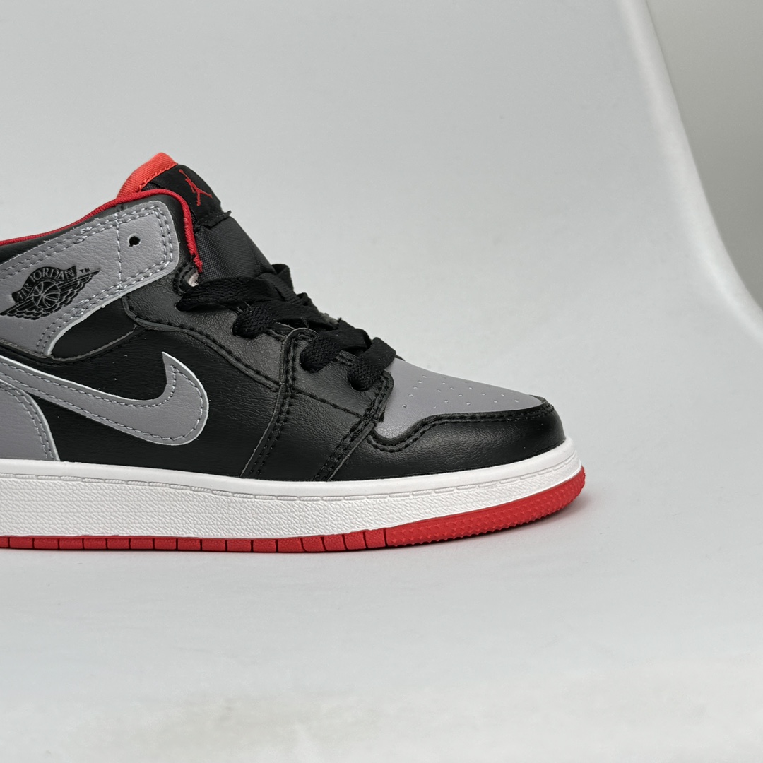 图片[9]-Jordan/乔丹 童鞋版本上线👣你家有个fashion宝贝👶🏻耐克Air Jordan Brand 1 Mid GS\”Hulk\”AJ1乔丹一代低帮经典复古文化休闲运动篮球鞋“乔1低邦童鞋系列” 类型：低邦童鞋 尺码：22 23 24 25 26 27 28 29 30 31 32 33 34 35 36 37 079DND-选品中心