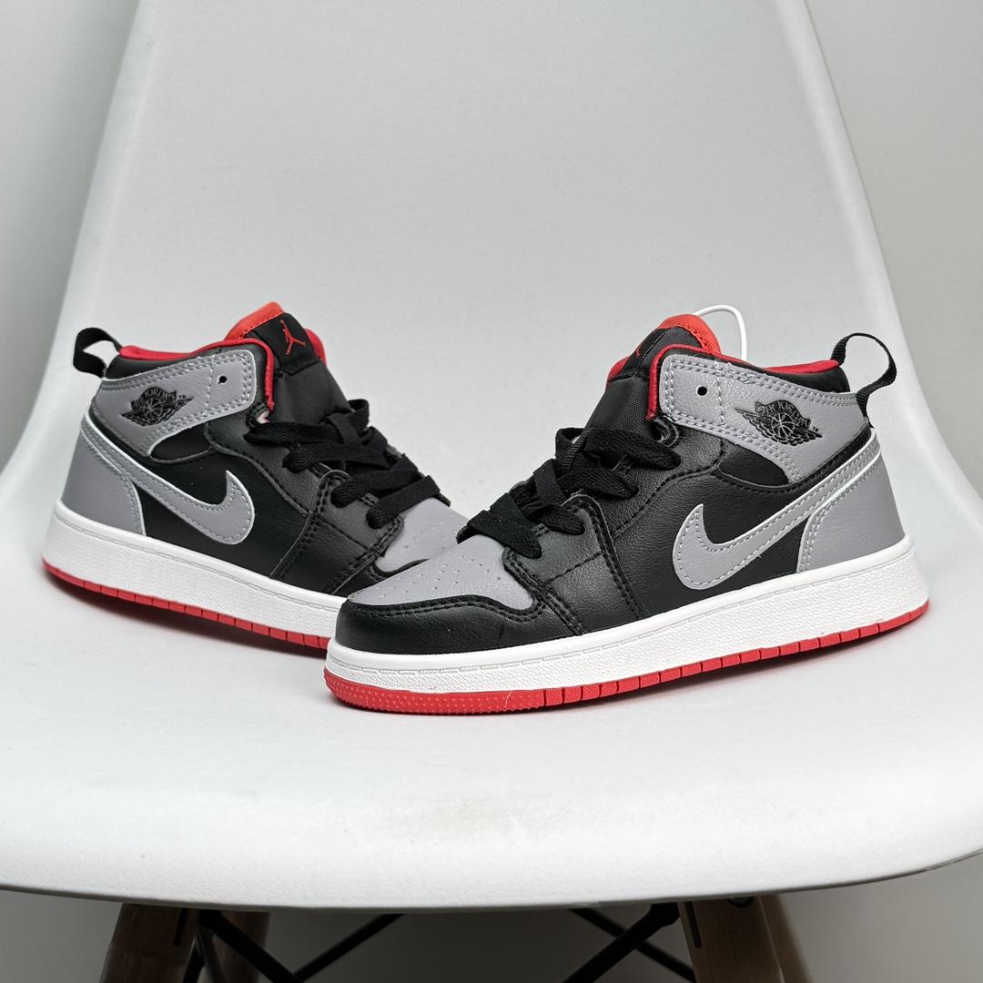图片[5]-Jordan/乔丹 童鞋版本上线👣你家有个fashion宝贝👶🏻耐克Air Jordan Brand 1 Mid GS\”Hulk\”AJ1乔丹一代低帮经典复古文化休闲运动篮球鞋“乔1低邦童鞋系列” 类型：低邦童鞋 尺码：22 23 24 25 26 27 28 29 30 31 32 33 34 35 36 37 079DND-选品中心