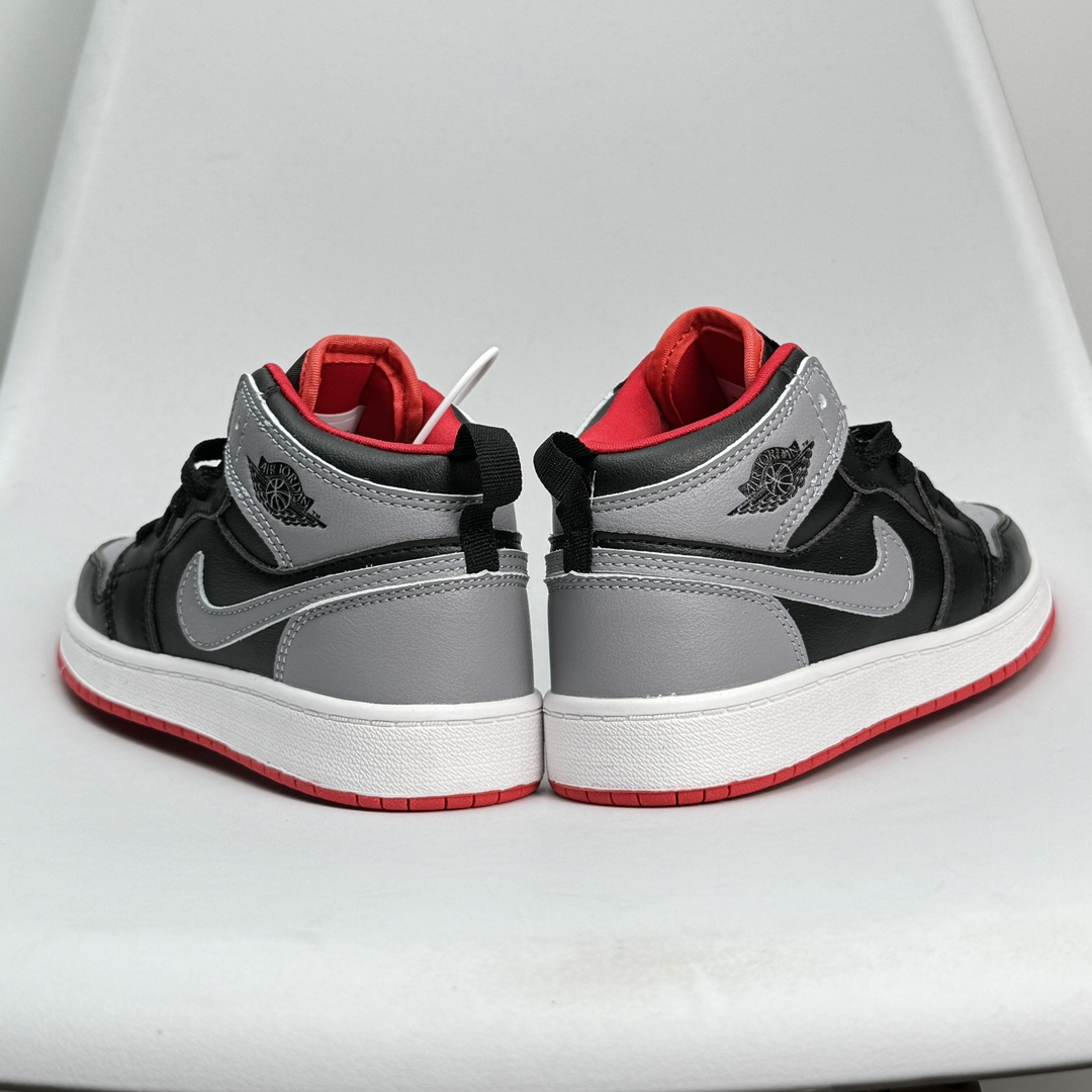 图片[4]-Jordan/乔丹 童鞋版本上线👣你家有个fashion宝贝👶🏻耐克Air Jordan Brand 1 Mid GS\”Hulk\”AJ1乔丹一代低帮经典复古文化休闲运动篮球鞋“乔1低邦童鞋系列” 类型：低邦童鞋 尺码：22 23 24 25 26 27 28 29 30 31 32 33 34 35 36 37 079DND-选品中心