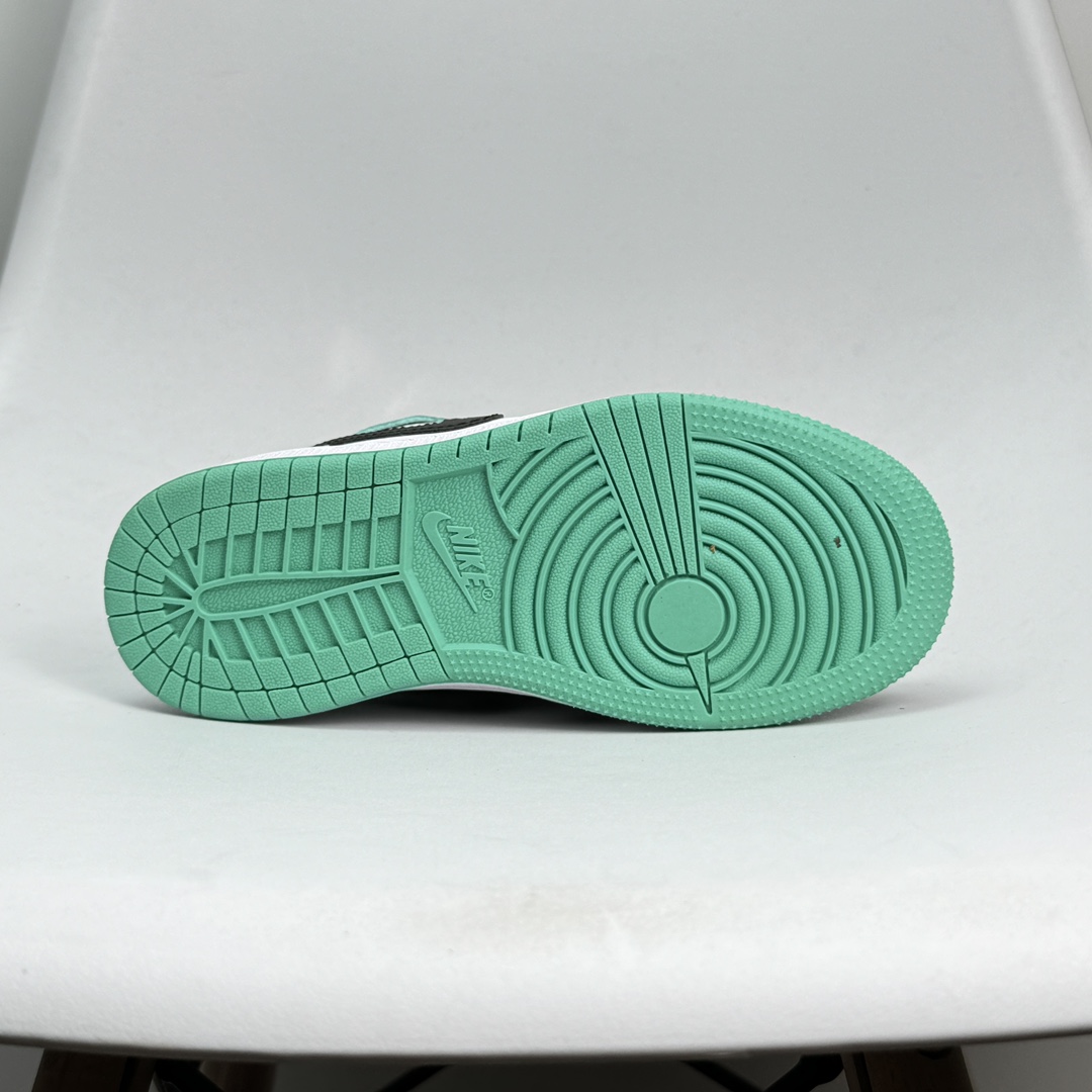 图片[7]-Jordan/乔丹 童鞋版本上线👣你家有个fashion宝贝👶🏻耐克Air Jordan Brand 1 Mid GS\”Hulk\”AJ1乔丹一代低帮经典复古文化休闲运动篮球鞋“乔1低邦童鞋系列” 类型：低邦童鞋 尺码：22 23 24 25 26 27 28 29 30 31 32 33 34 35 36 37 079DND-选品中心