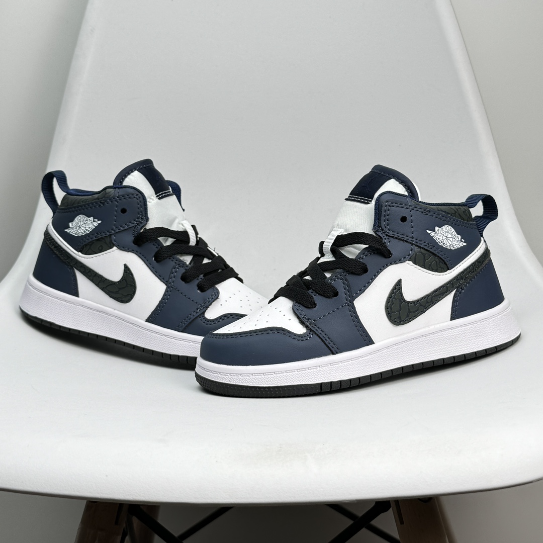 图片[5]-Jordan/乔丹 童鞋版本上线👣你家有个fashion宝贝👶🏻耐克Air Jordan Brand 1 Mid GS\”Hulk\”AJ1乔丹一代低帮经典复古文化休闲运动篮球鞋“乔1低邦童鞋系列” 类型：低邦童鞋 尺码：22 23 24 25 26 27 28 29 30 31 32 33 34 35 36 37 079DND-选品中心