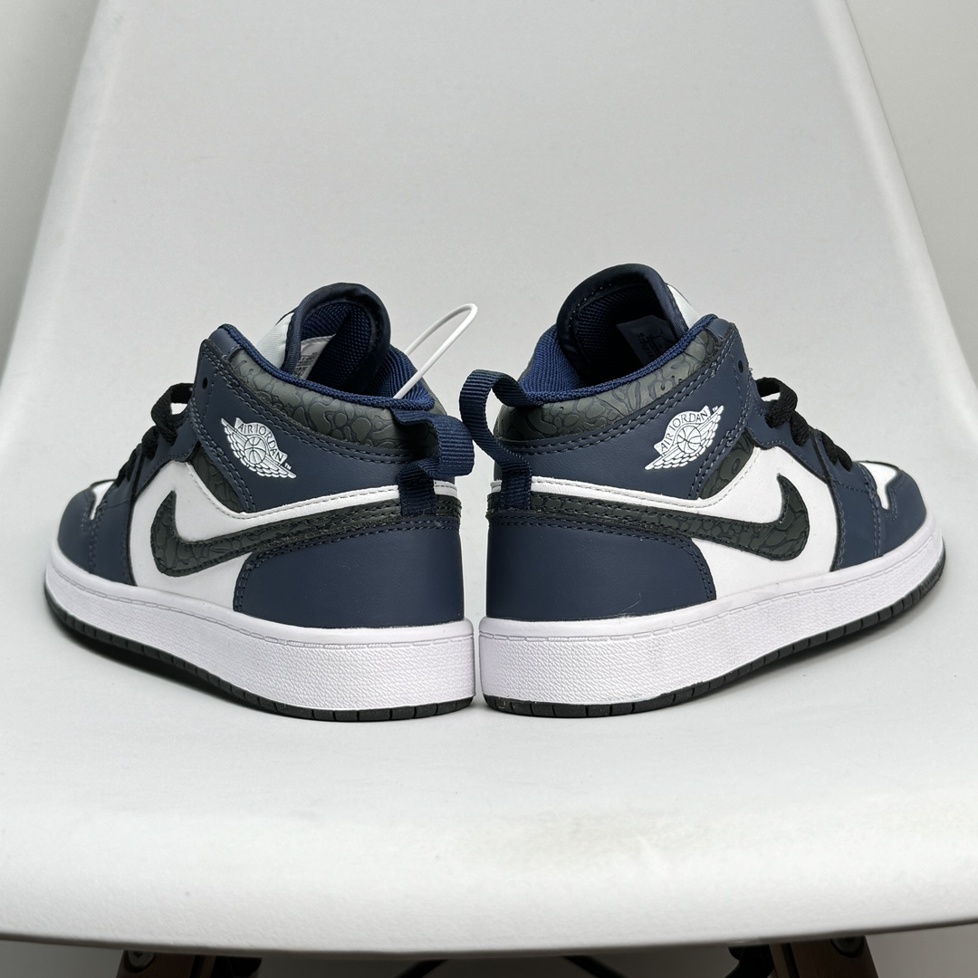 图片[4]-Jordan/乔丹 童鞋版本上线👣你家有个fashion宝贝👶🏻耐克Air Jordan Brand 1 Mid GS\”Hulk\”AJ1乔丹一代低帮经典复古文化休闲运动篮球鞋“乔1低邦童鞋系列” 类型：低邦童鞋 尺码：22 23 24 25 26 27 28 29 30 31 32 33 34 35 36 37 079DND-选品中心