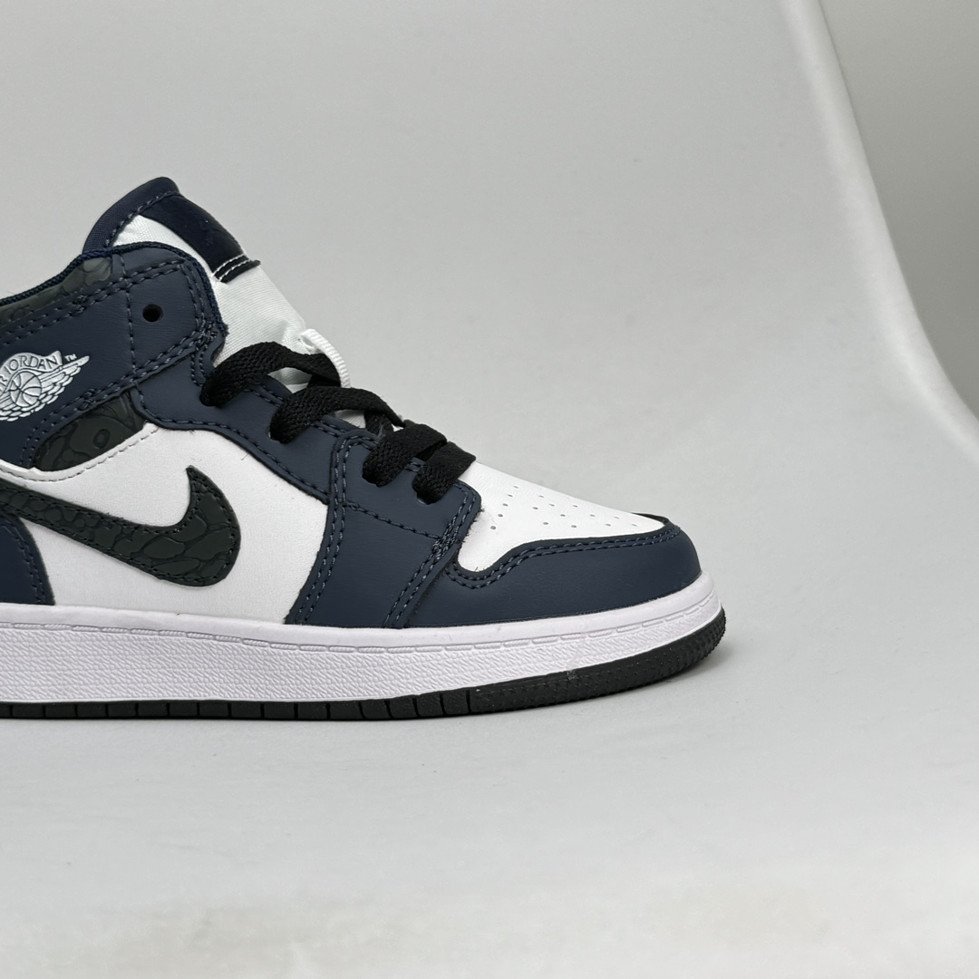 图片[9]-Jordan/乔丹 童鞋版本上线👣你家有个fashion宝贝👶🏻耐克Air Jordan Brand 1 Mid GS\”Hulk\”AJ1乔丹一代低帮经典复古文化休闲运动篮球鞋“乔1低邦童鞋系列” 类型：低邦童鞋 尺码：22 23 24 25 26 27 28 29 30 31 32 33 34 35 36 37 079DND-选品中心