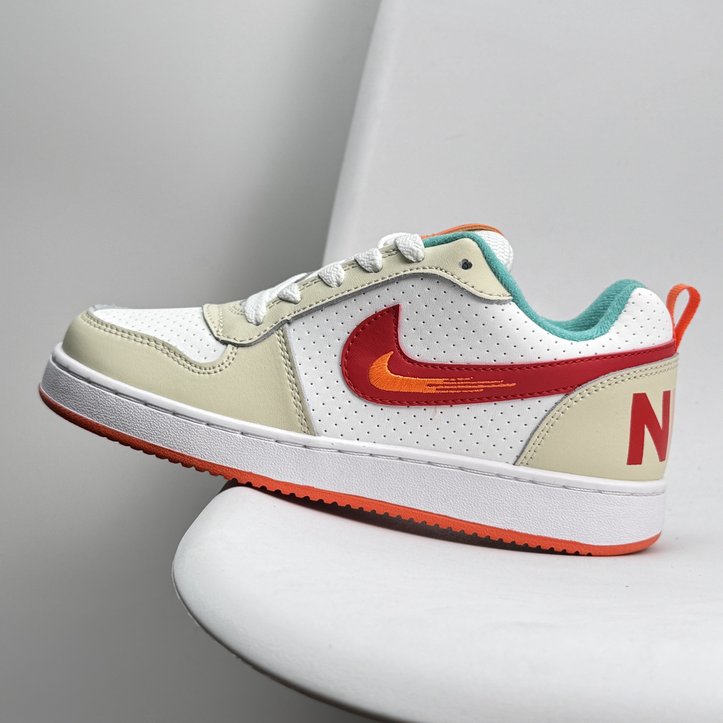Nike Court Borough Low Sneakers - Classic, Durable, and Comfortable Design 2 i1740168620456 9271 0 0