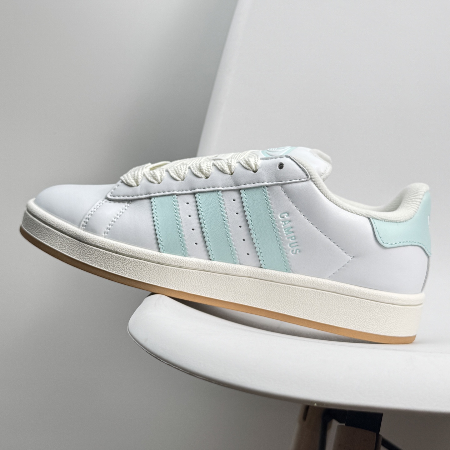 💰120
公司级✅阿迪达斯Adidas Originals Campus 00s Beta 学院系列
面包风经典复古低帮百搭休闲运动板鞋
尺码:36 36.5 37 38 38.5 39 40 40.5 41 42 42.5 43 44 45
ID:888JGD