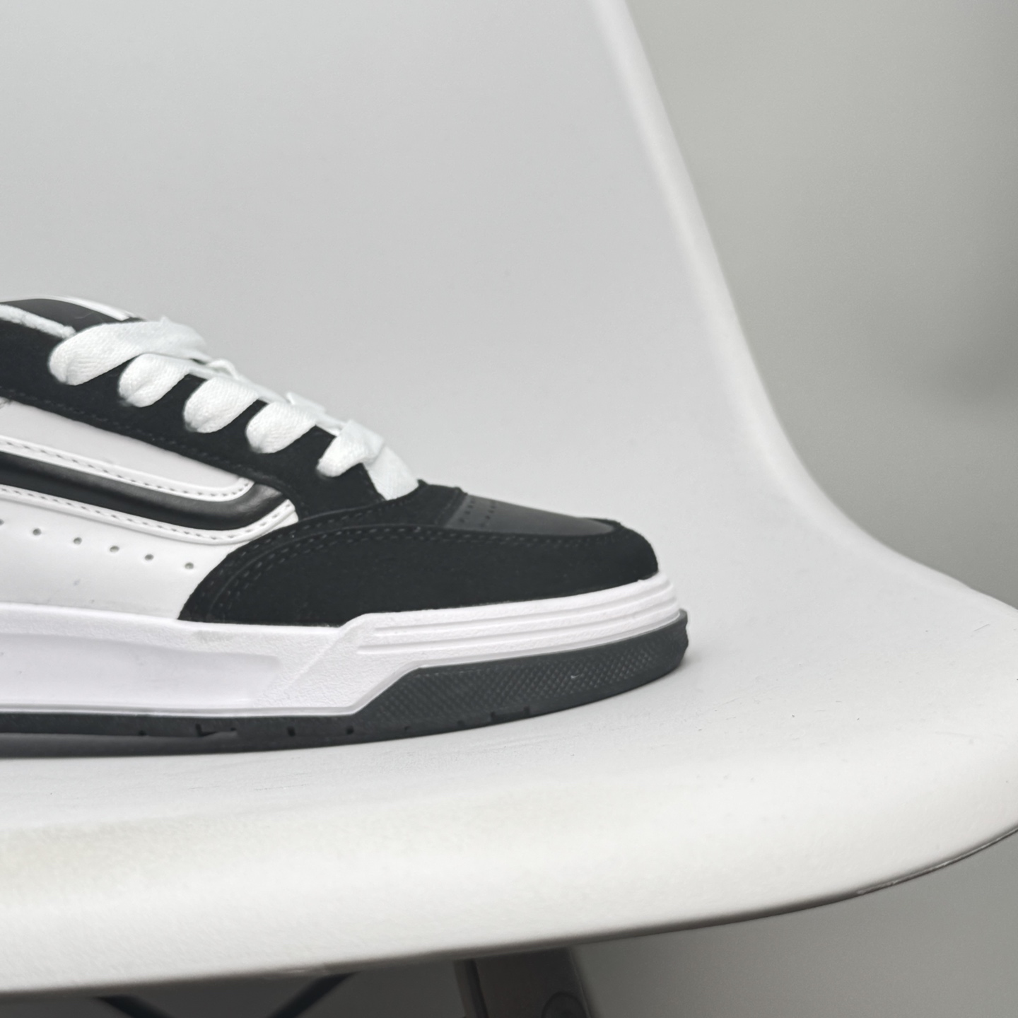 供货价:120💰高瑞莆田鞋👟星选安福优品,得物APP同步款,顺丰包邮得物1:1面单,下单赠送精美礼品🎁VANS 万斯 Old Skool 时尚百搭 耐磨防滑 硫化底帆布鞋
尺码40-44