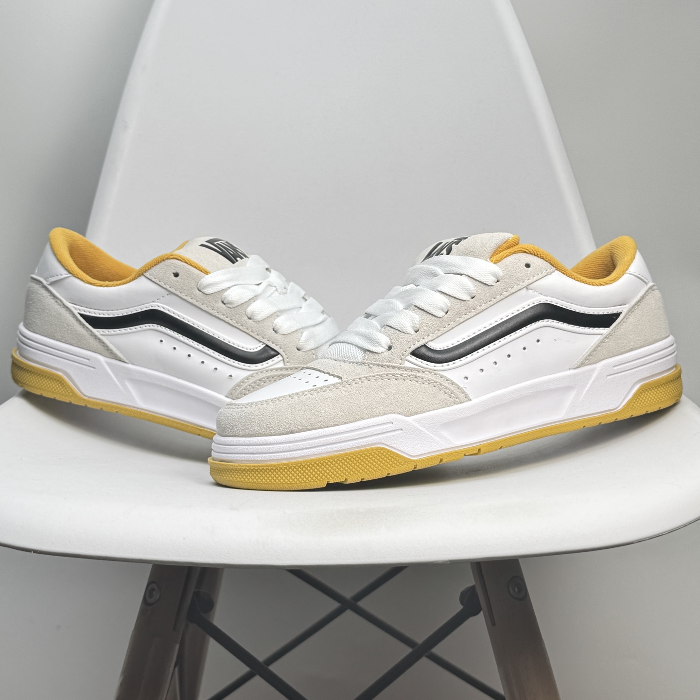 供货价:120💰高瑞莆田鞋👟星选安福优品,得物APP同步款,顺丰包邮得物1:1面单,下单赠送精美礼品🎁VANS 万斯 Old Skool 时尚百搭 耐磨防滑 硫化底帆布鞋
尺码40-44