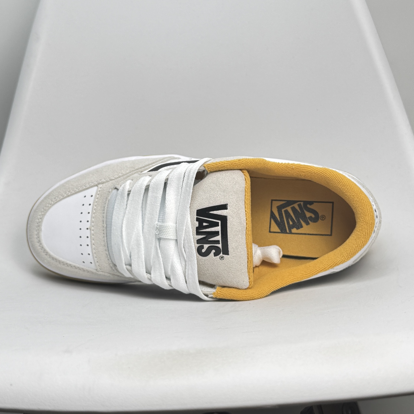 供货价:120💰高瑞莆田鞋👟星选安福优品,得物APP同步款,顺丰包邮得物1:1面单,下单赠送精美礼品🎁VANS 万斯 Old Skool 时尚百搭 耐磨防滑 硫化底帆布鞋
尺码40-44