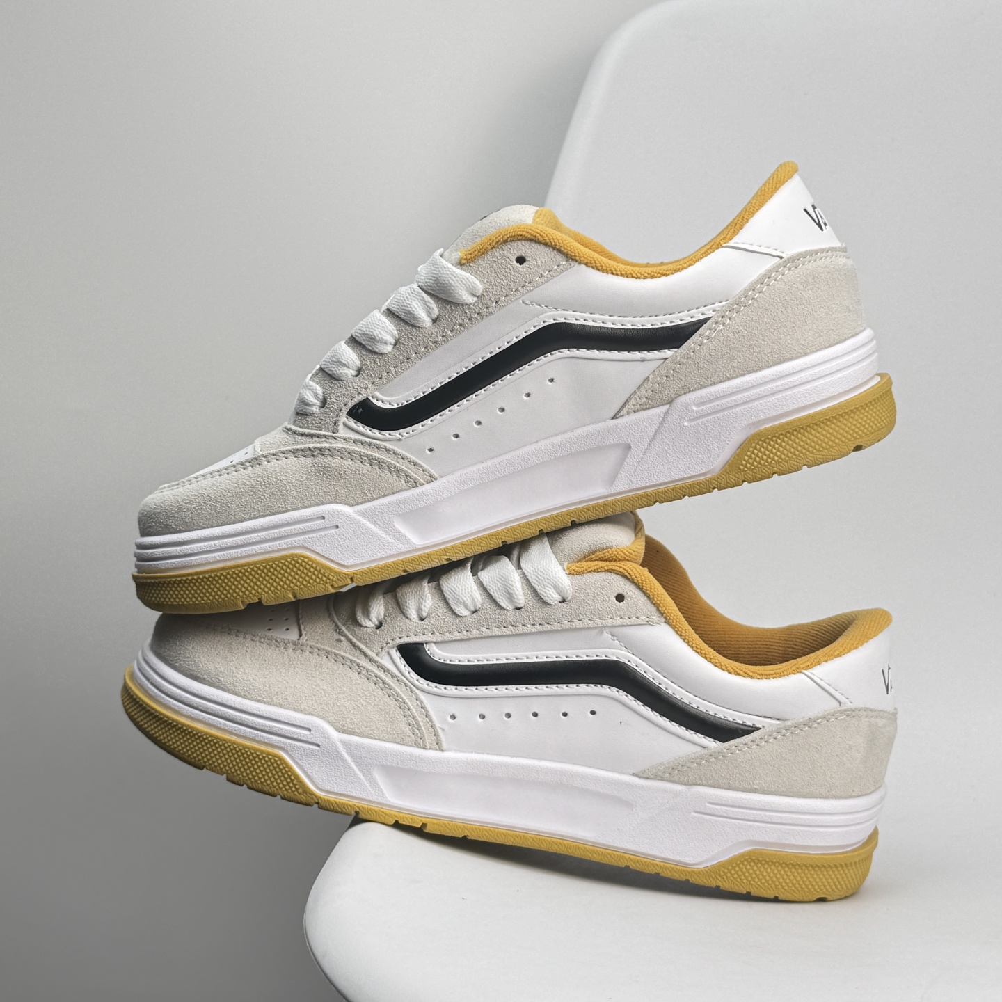 供货价:120💰高瑞莆田鞋👟星选安福优品,得物APP同步款,顺丰包邮得物1:1面单,下单赠送精美礼品🎁VANS 万斯 Old Skool 时尚百搭 耐磨防滑 硫化底帆布鞋
尺码40-44