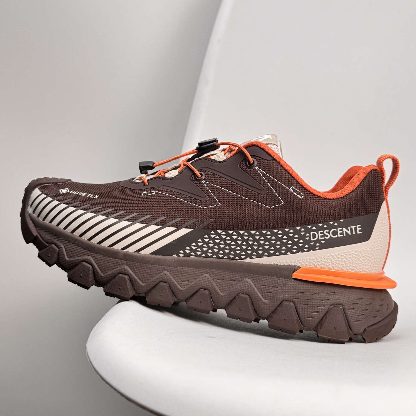 💰170
公司级✅迪桑特DESCENTE SKI STYLE系列 SNOW RIDE GTX舒适百搭 防滑耐磨低帮 生活休闲鞋
工程网布 夏日透气担当 轻质中底 回弹舒适每一步 米其林外地 多场景抓地稳
货号:D5131SSN52
尺码:40 40.5 41 42 42.5 43 44 45
ID:888JVD