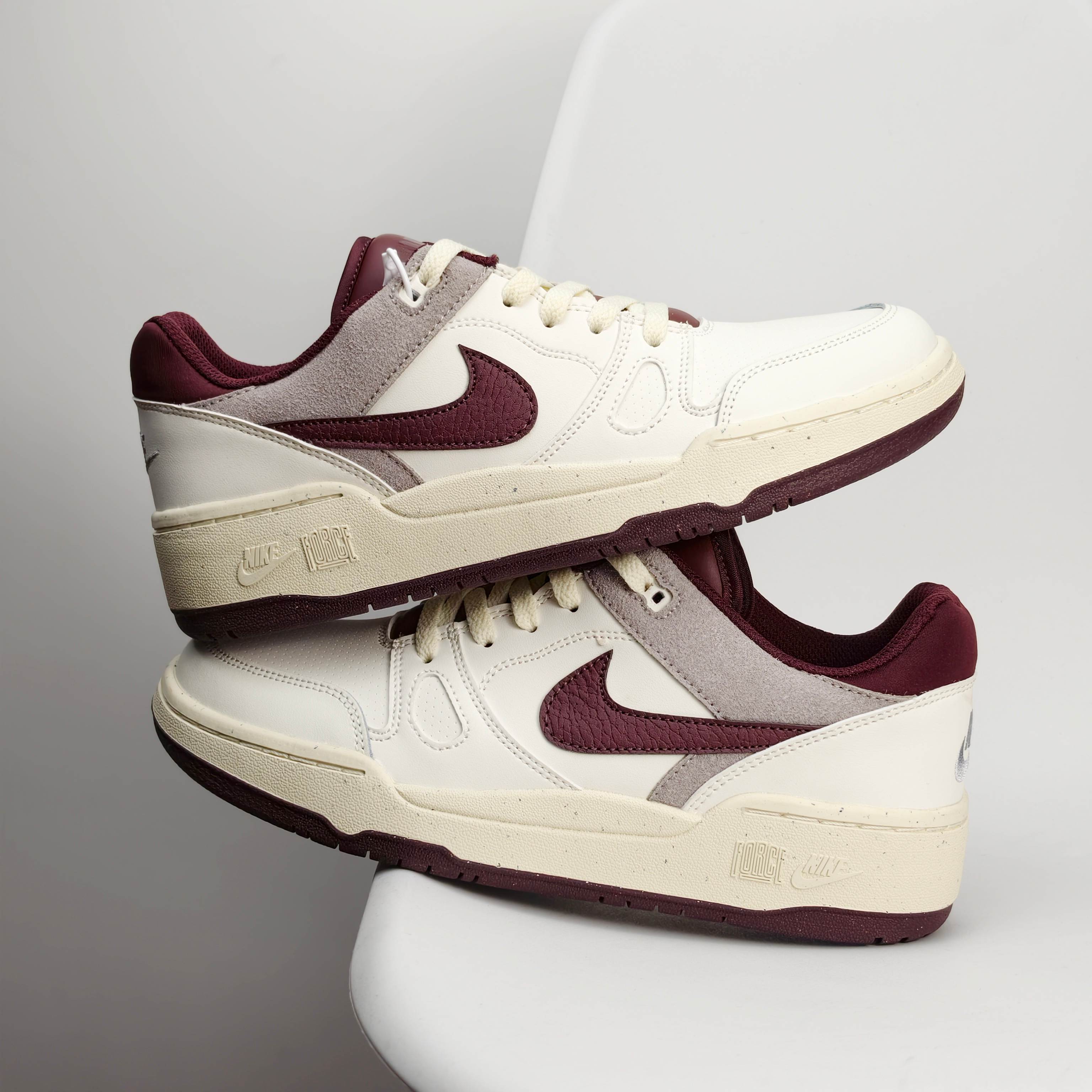 💰110
Nike 联名 Billie Eilish x Nike Air Alpha Force 88 扣篮篮球低帮运动板鞋 以 Nike Air Alpha Force 88 为原型推出全新联名鞋款，采用了全粒面皮革材质的鞋面，
Size：36～45半
ID：284JDD